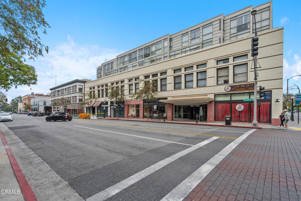 Pasadena, California, 91103, United States, 1 Bedroom Bedrooms, ,2 BathroomsBathrooms,Residential,For Sale,1849857
