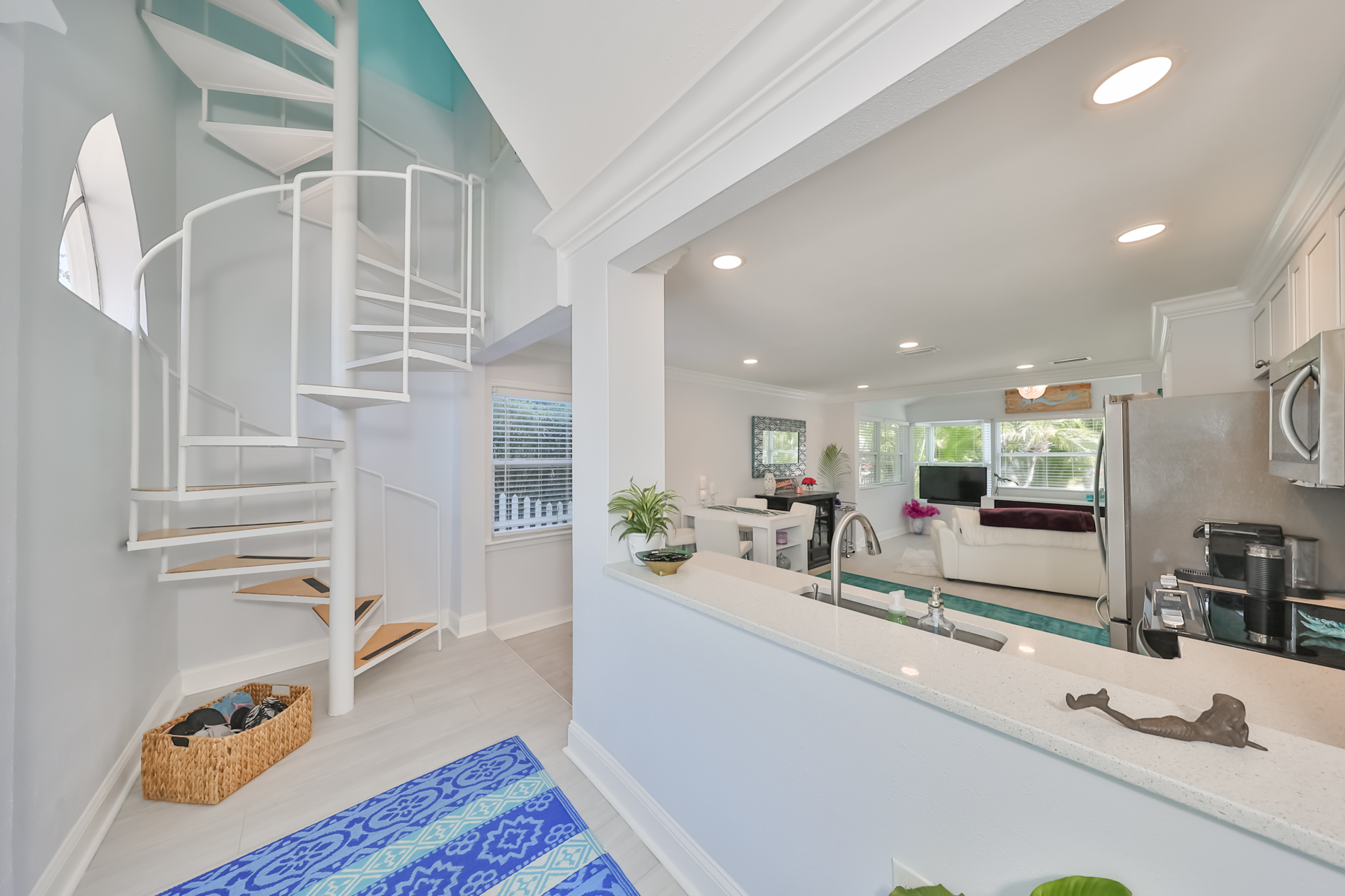 Madeira Beach, Florida, 33708, United States, 2 Bedrooms Bedrooms, ,2 BathroomsBathrooms,Residential,For Sale,1977709