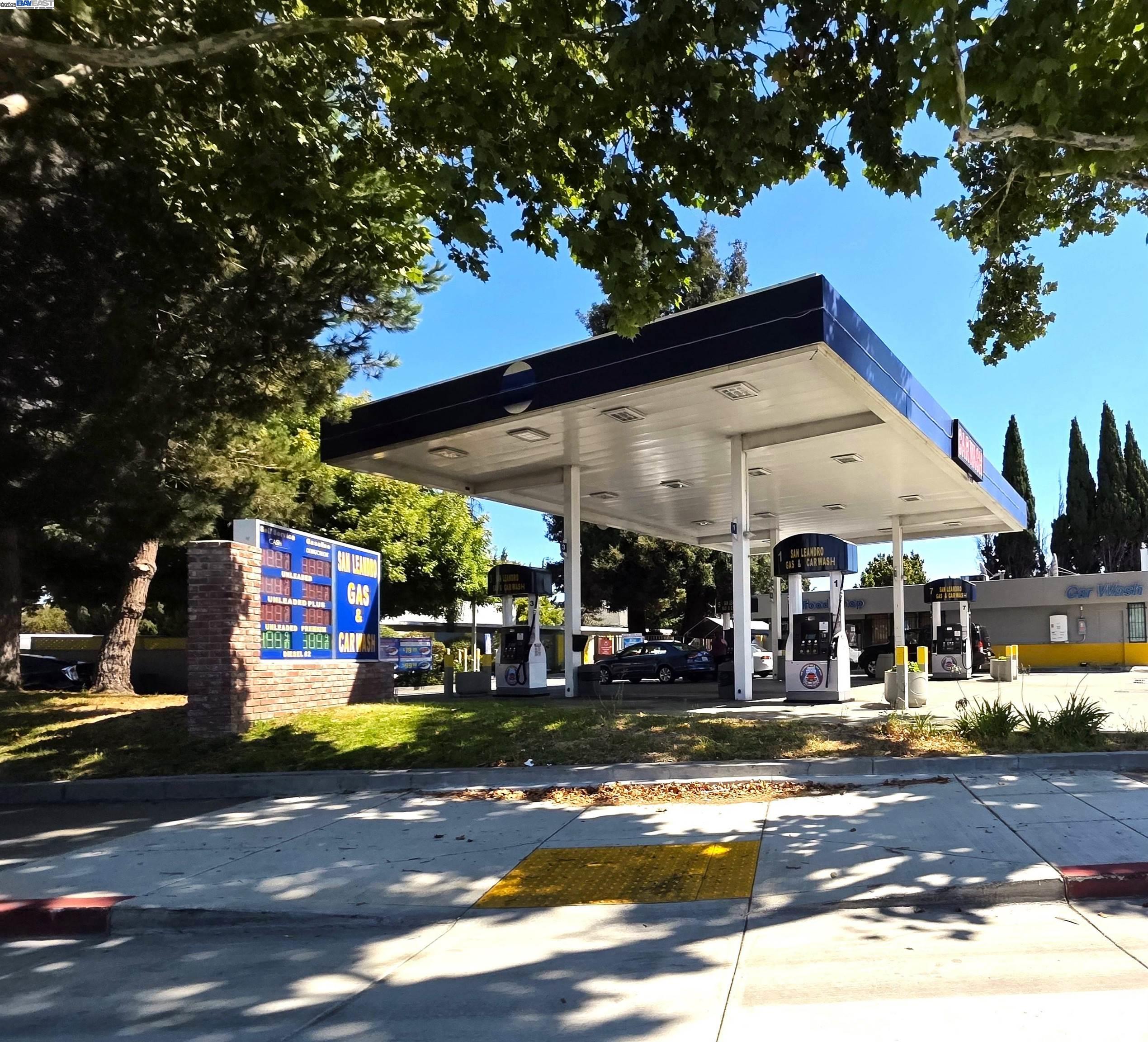 Oakland, California, 94603, United States, 3 Bedrooms Bedrooms, ,2 BathroomsBathrooms,Residential,For Sale,1991687