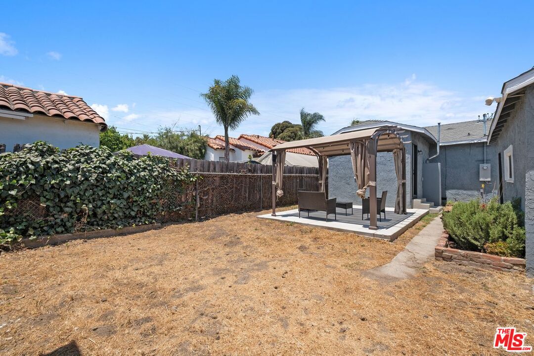 Los Angeles, California, 90059, United States, 2 Bedrooms Bedrooms, ,1 BathroomBathrooms,Residential,For Sale,1847289