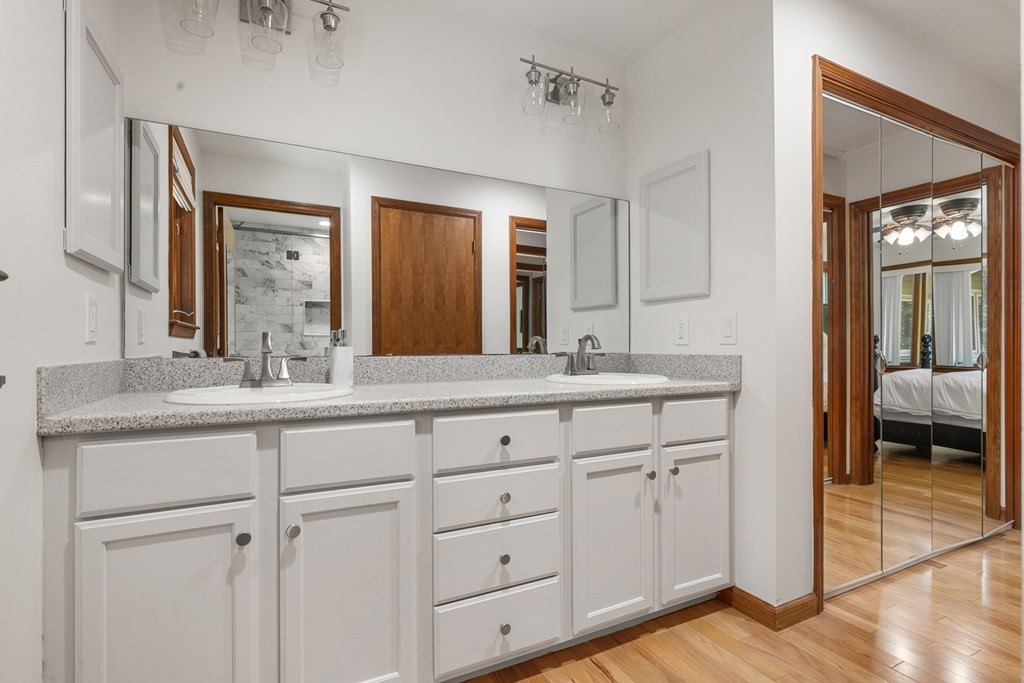 Hayesville, North Carolina, 28904, United States, 4 Bedrooms Bedrooms, ,3 BathroomsBathrooms,Residential,For Sale,1983096