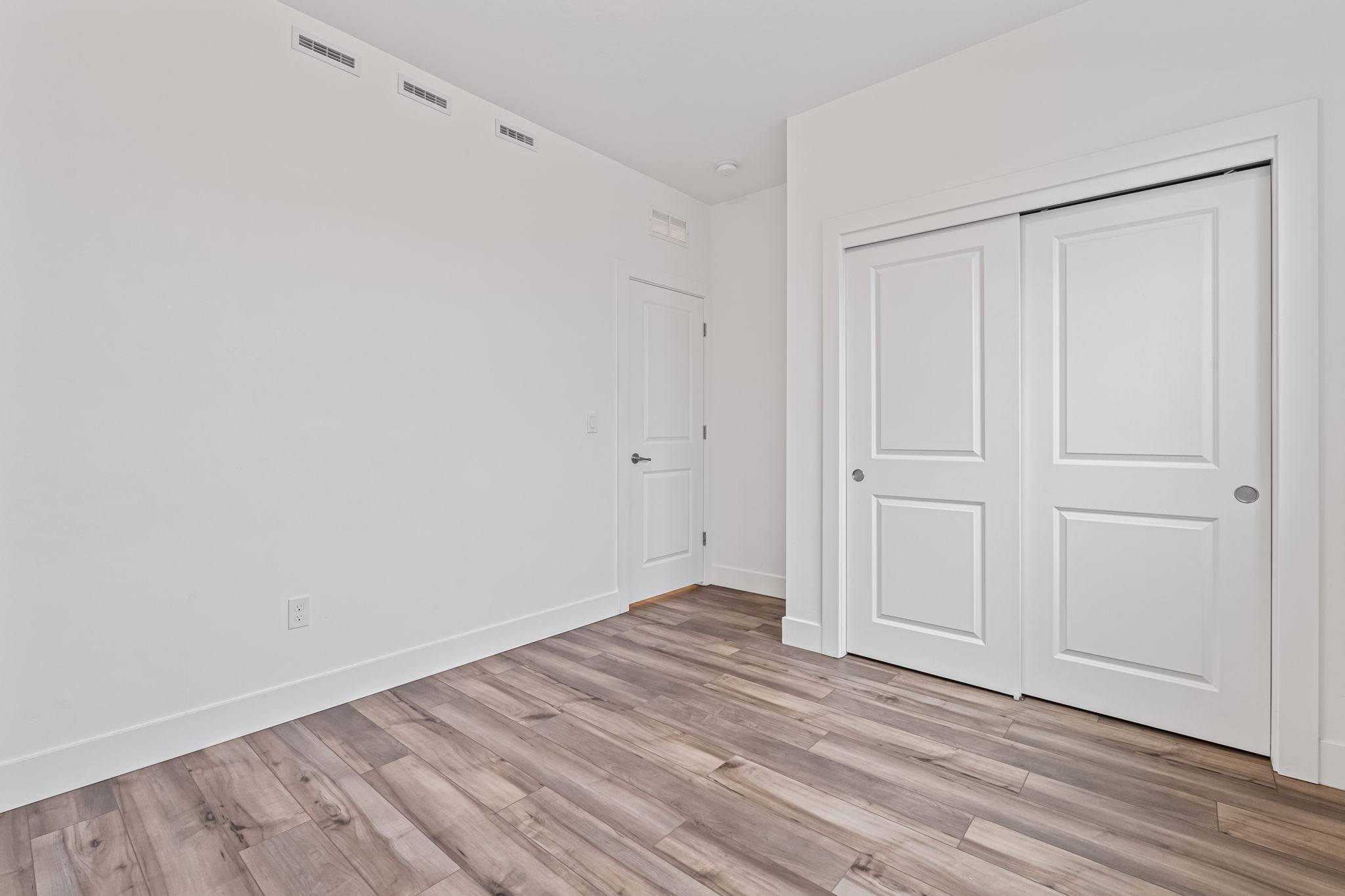 Caldwell, Idaho, 83607, United States, 4 Bedrooms Bedrooms, ,3 BathroomsBathrooms,Residential,For Sale,2005985