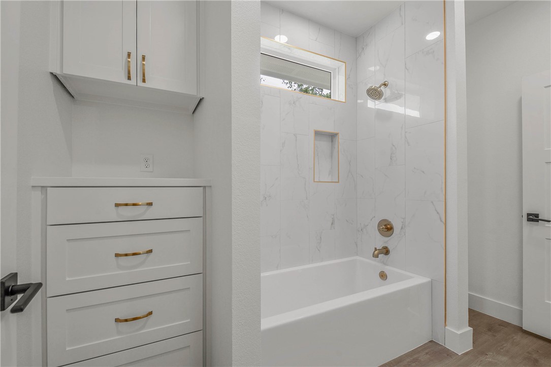 Franklin, Texas, 77856, United States, 4 Bedrooms Bedrooms, ,4 BathroomsBathrooms,Residential,For Sale,1982097