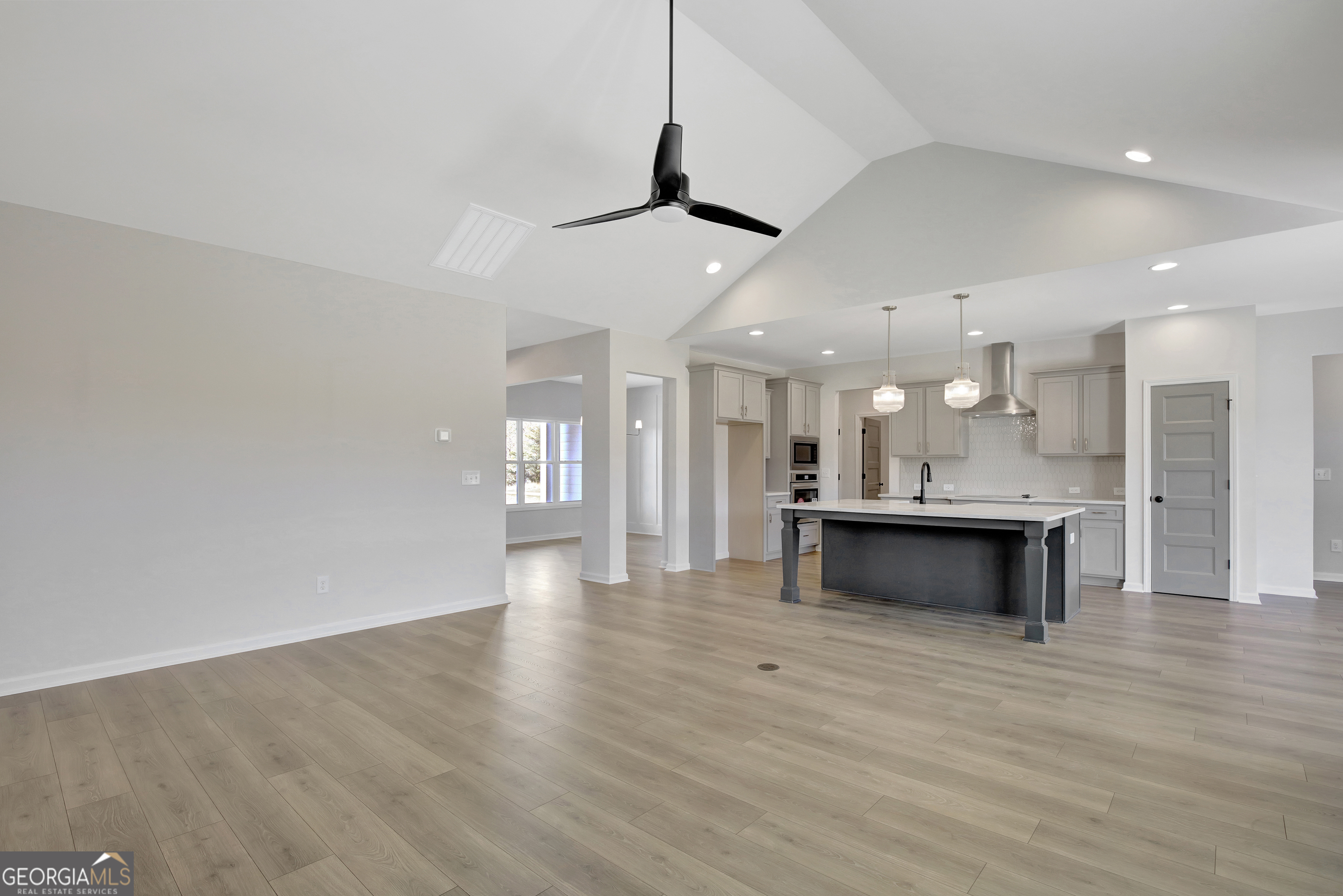 Griffin, Georgia, 30223, United States, 4 Bedrooms Bedrooms, ,3 BathroomsBathrooms,Residential,For Sale,1942083