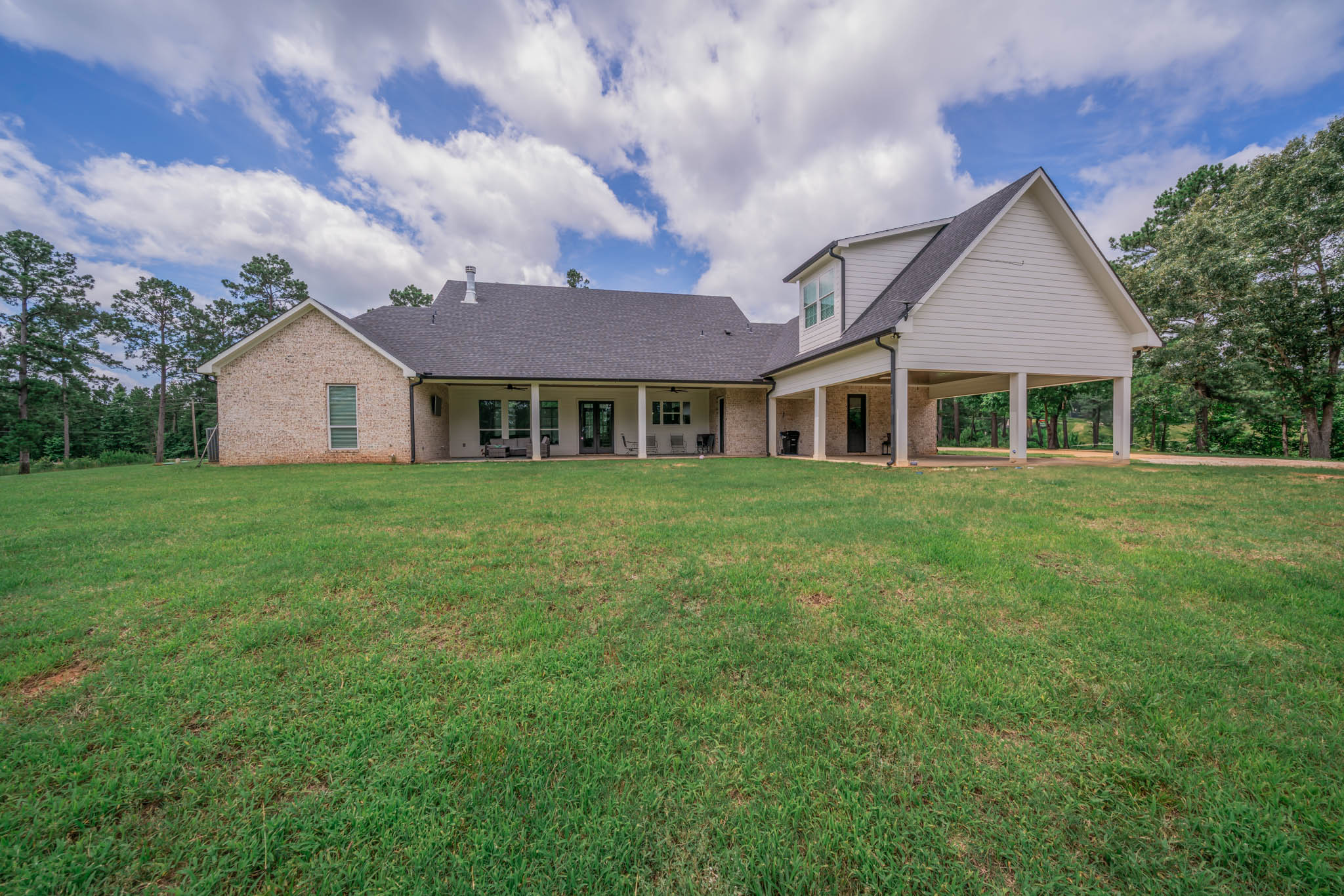 Jacksonville, Texas, 75766, United States, 4 Bedrooms Bedrooms, ,3 BathroomsBathrooms,Residential,For Sale,1978042