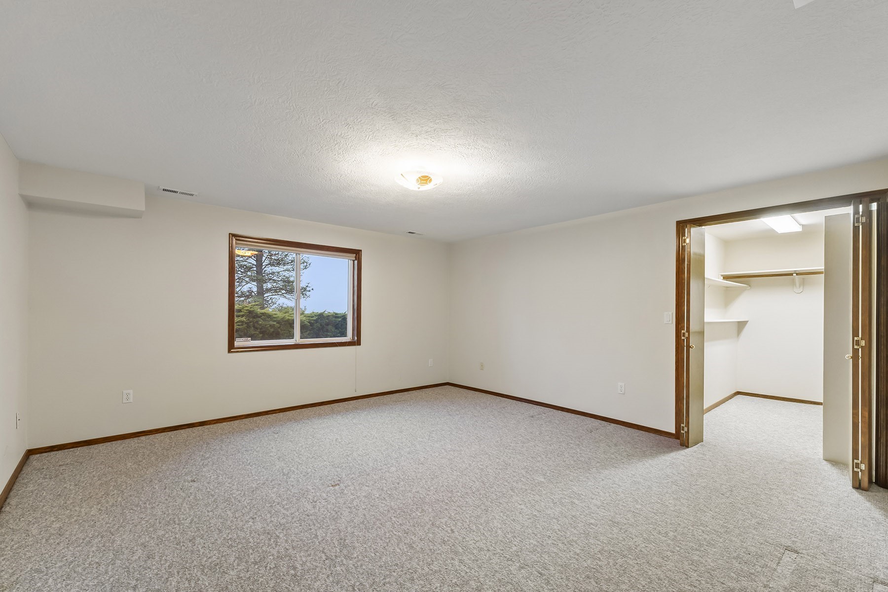  7335 N Five Mile Rd - 物件實景