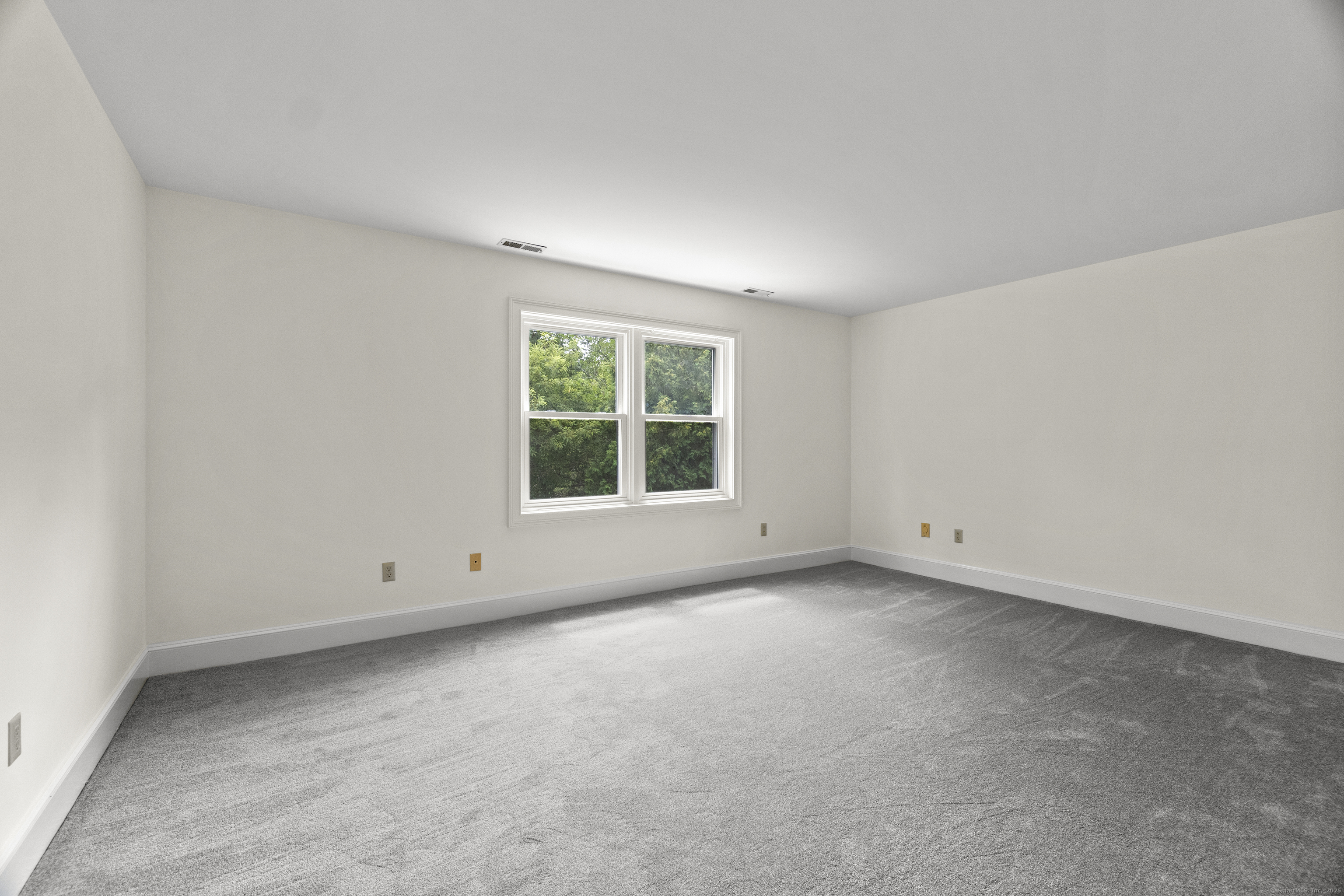 Old Lyme, Connecticut, 06371, United States, 4 Bedrooms Bedrooms, ,5 BathroomsBathrooms,Residential,For Sale,1987978