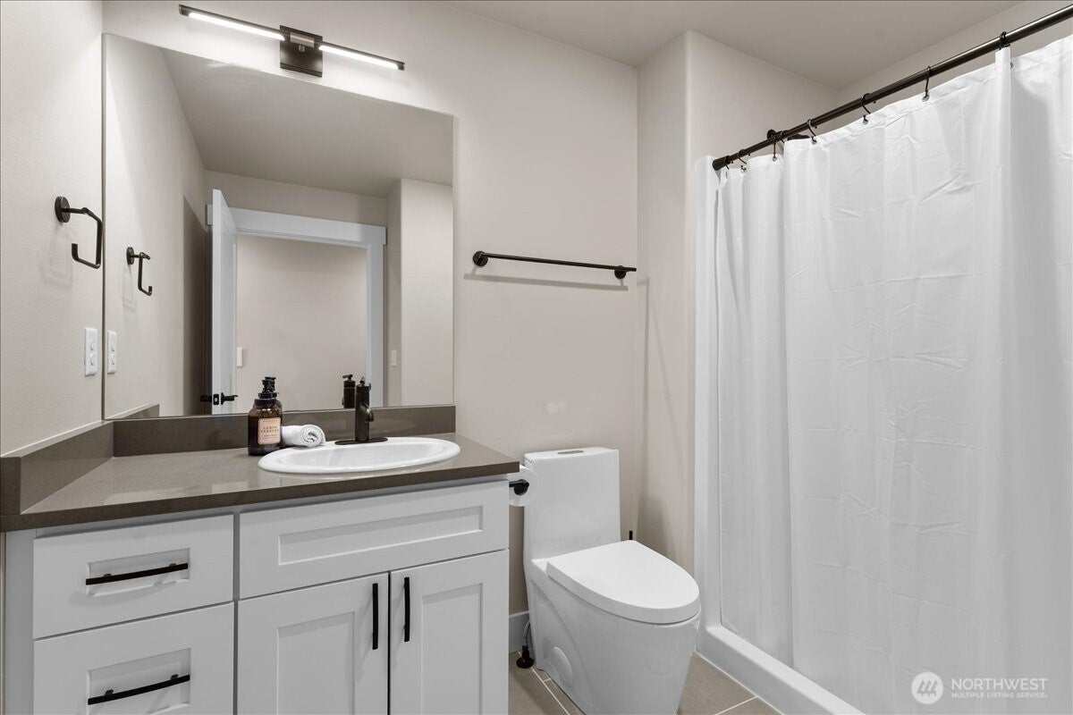 East Wenatchee, Washington, 98802, United States, 2 Bedrooms Bedrooms, ,2 BathroomsBathrooms,Residential,For Sale,1942009