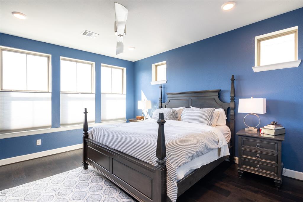 Dallas, Texas, 75212, United States, 3 Bedrooms Bedrooms, ,4 BathroomsBathrooms,Residential,For Sale,1966564