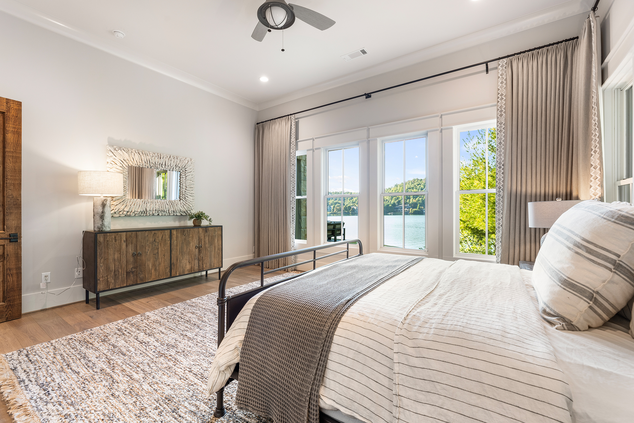  Breathtaking Lake Burton Views from an Exceptional Custom Lakehouse - 物件實景