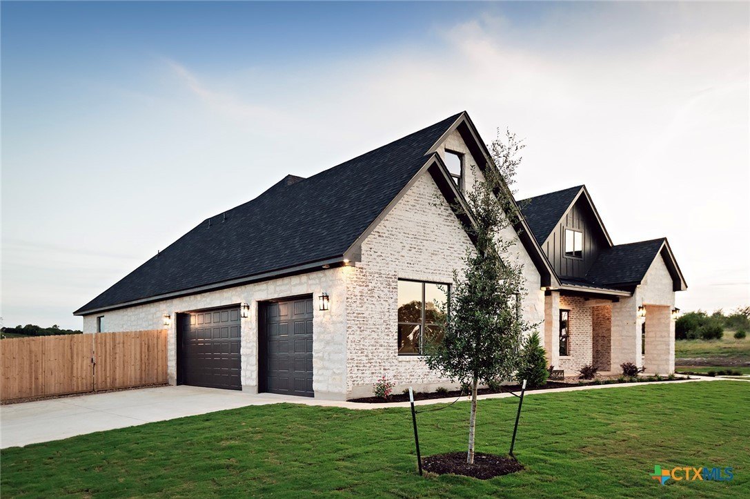 Salado, Texas, 76571, United States, 4 Bedrooms Bedrooms, ,4 BathroomsBathrooms,Residential,For Sale,1900764