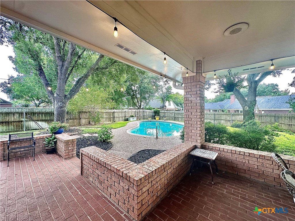 Victoria, Texas, 77904, United States, 4 Bedrooms Bedrooms, ,4 BathroomsBathrooms,Residential,For Sale,1942262