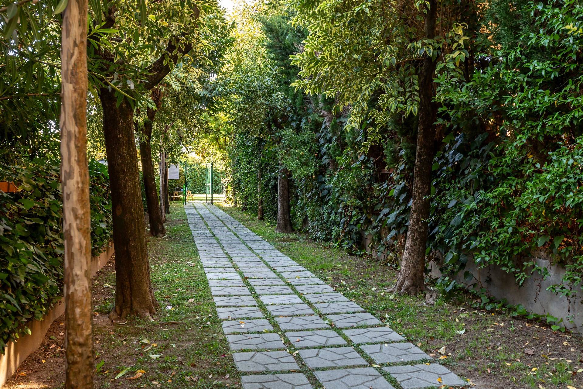 Roma, Roma, 00100, IT, 3 Bedrooms Bedrooms, ,2 BathroomsBathrooms,Residential,For Sale,1963202