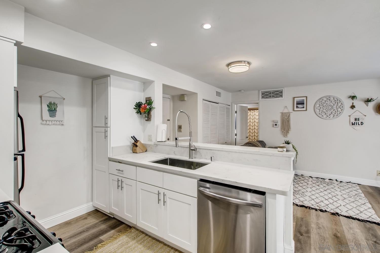 San Diego, California, 92104, United States, 2 Bedrooms Bedrooms, ,2 BathroomsBathrooms,Residential,For Sale,1794414