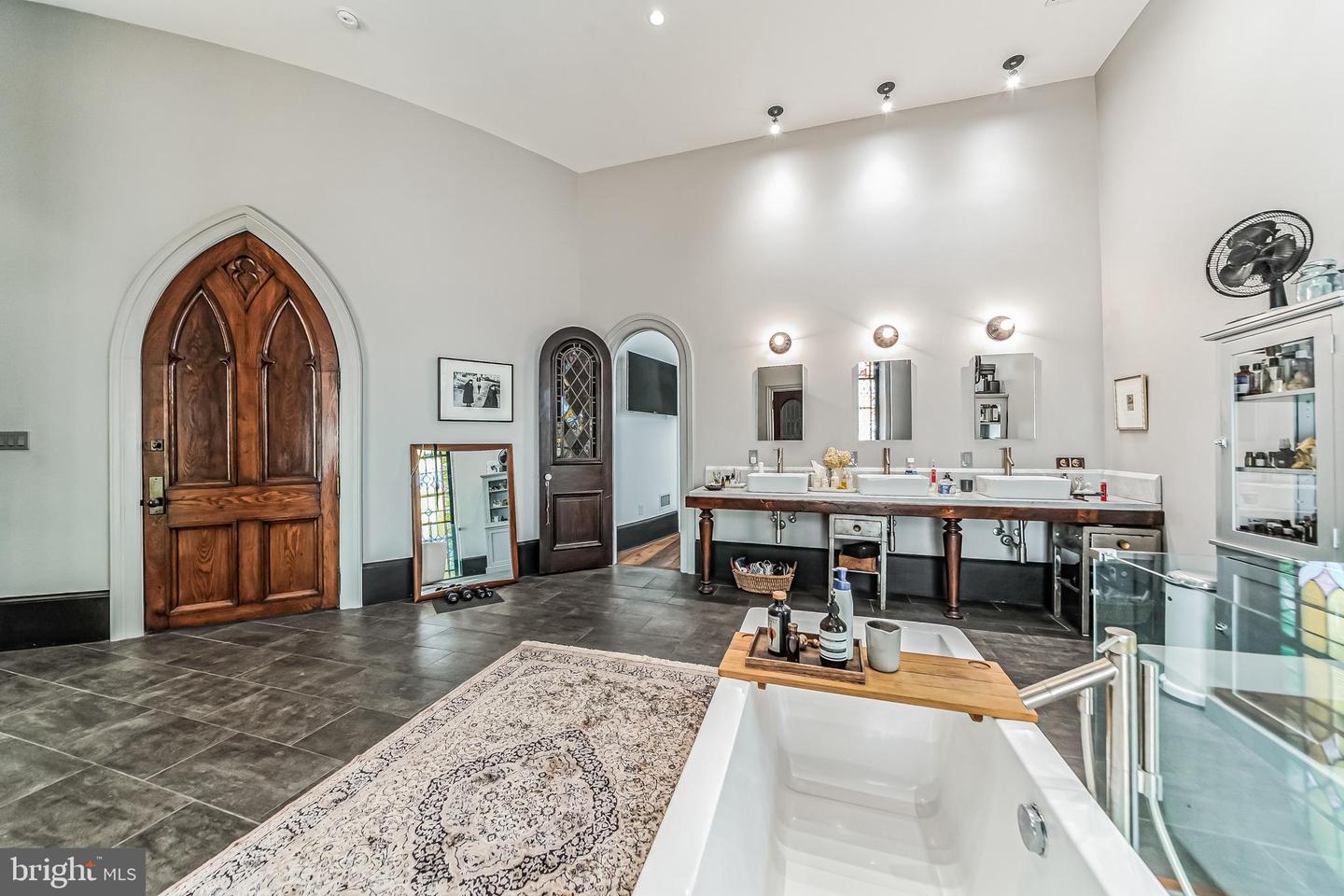 1345 E Susquehanna Avenue, Philadelphia, Pennsylvania, 19125, United States, 4 Bedrooms Bedrooms, ,6 BathroomsBathrooms,Residential,For Sale,1345 E Susquehanna Avenue,1613151