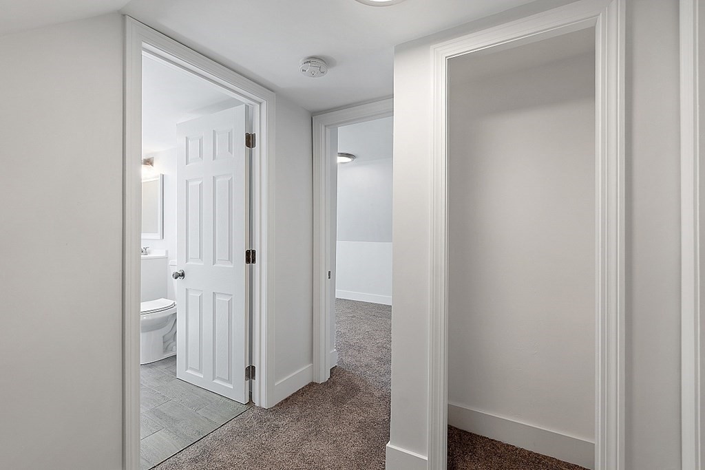 Exeter, New Hampshire, 03833, United States, 4 Bedrooms Bedrooms, ,3 BathroomsBathrooms,Residential,For Sale,1927852