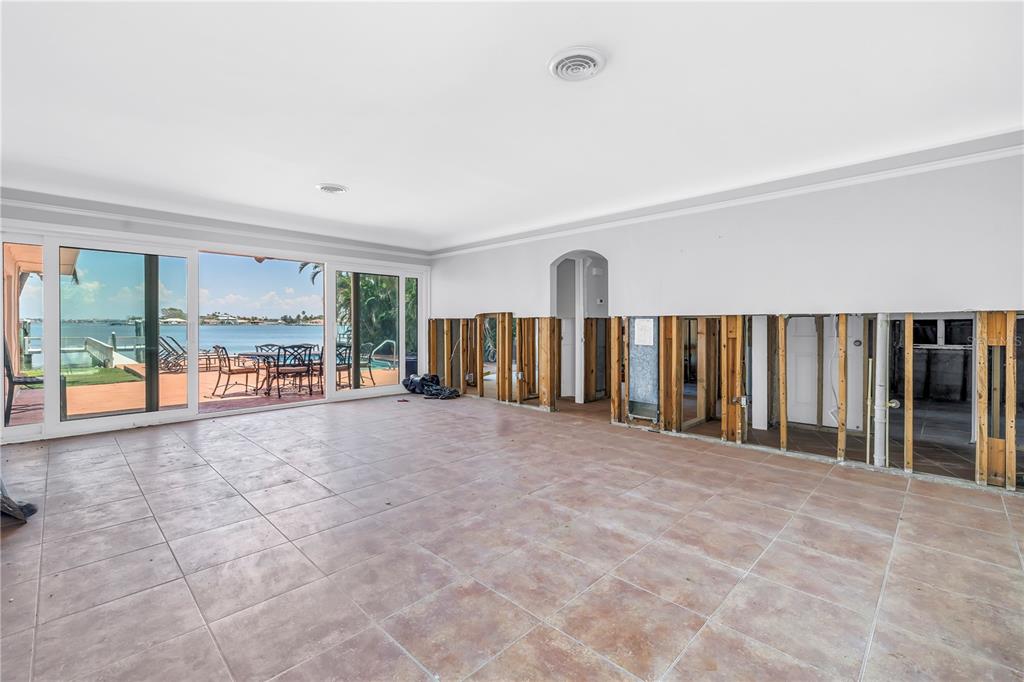 St Pete Beach, Florida, 33706, United States, 3 Bedrooms Bedrooms, ,2 BathroomsBathrooms,Residential,For Sale,1942197