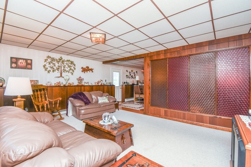 Nahant, Massachusetts, 01908, United States, 4 Bedrooms Bedrooms, ,3 BathroomsBathrooms,Residential,For Sale,1943119