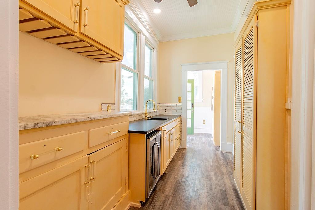 Waco, Texas, 76707, United States, 3 Bedrooms Bedrooms, ,4 BathroomsBathrooms,Residential,For Sale,1897293