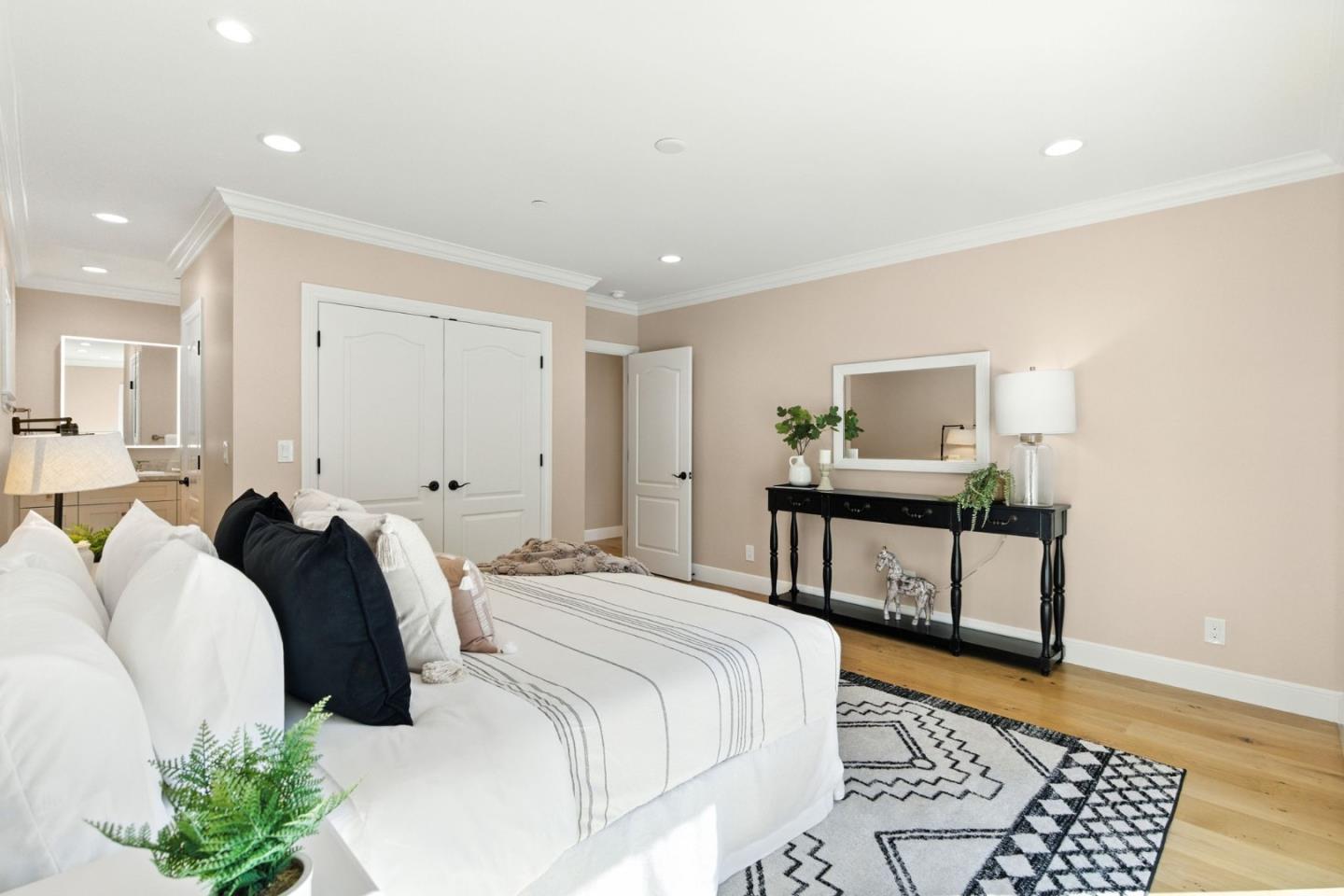 San Mateo, California, 94402, United States, 5 Bedrooms Bedrooms, ,4 BathroomsBathrooms,Residential,For Sale,1941732