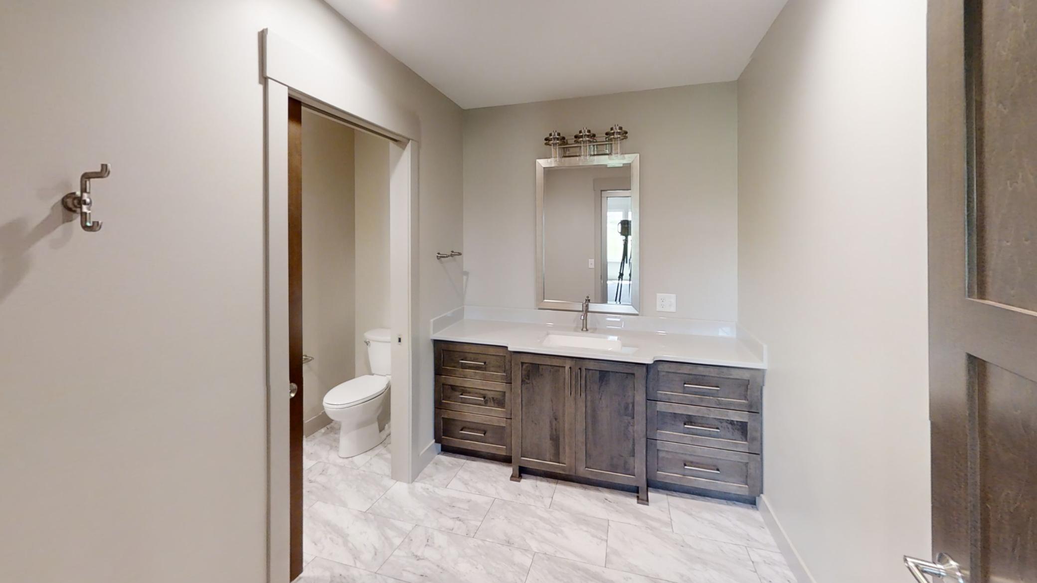 Albert Lea, Minnesota, 56007, United States, 4 Bedrooms Bedrooms, ,2 BathroomsBathrooms,Residential,For Sale,1978307