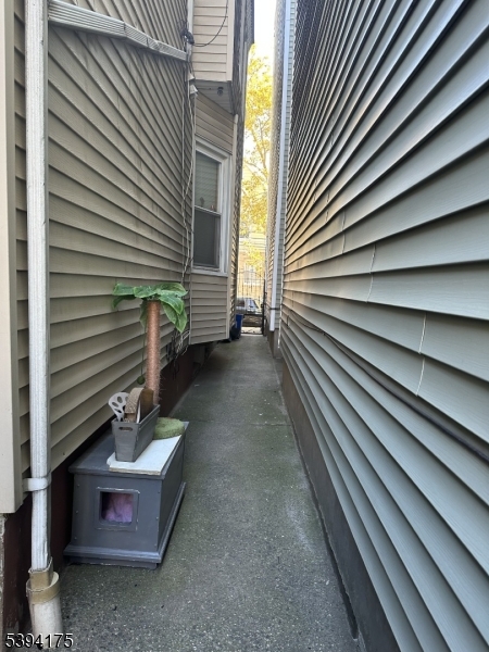 Newark City, New Jersey, 07105-3781, United States, 8 Bedrooms Bedrooms, ,Residential,For Sale,1988616