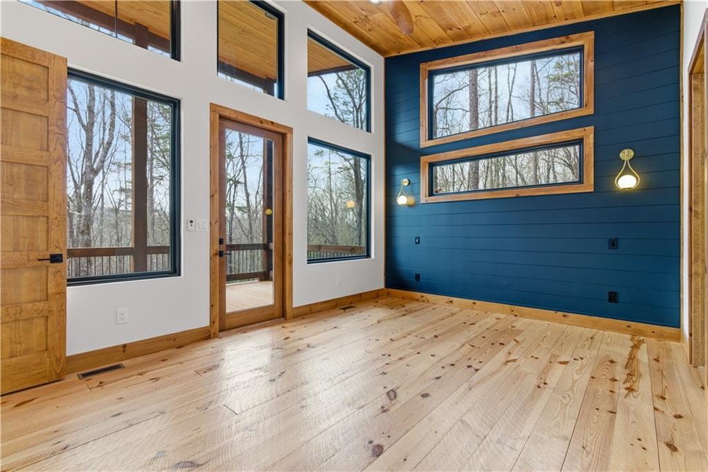 Morganton, Georgia, 30560, United States, 3 Bedrooms Bedrooms, ,4 BathroomsBathrooms,Residential,For Sale,2037777