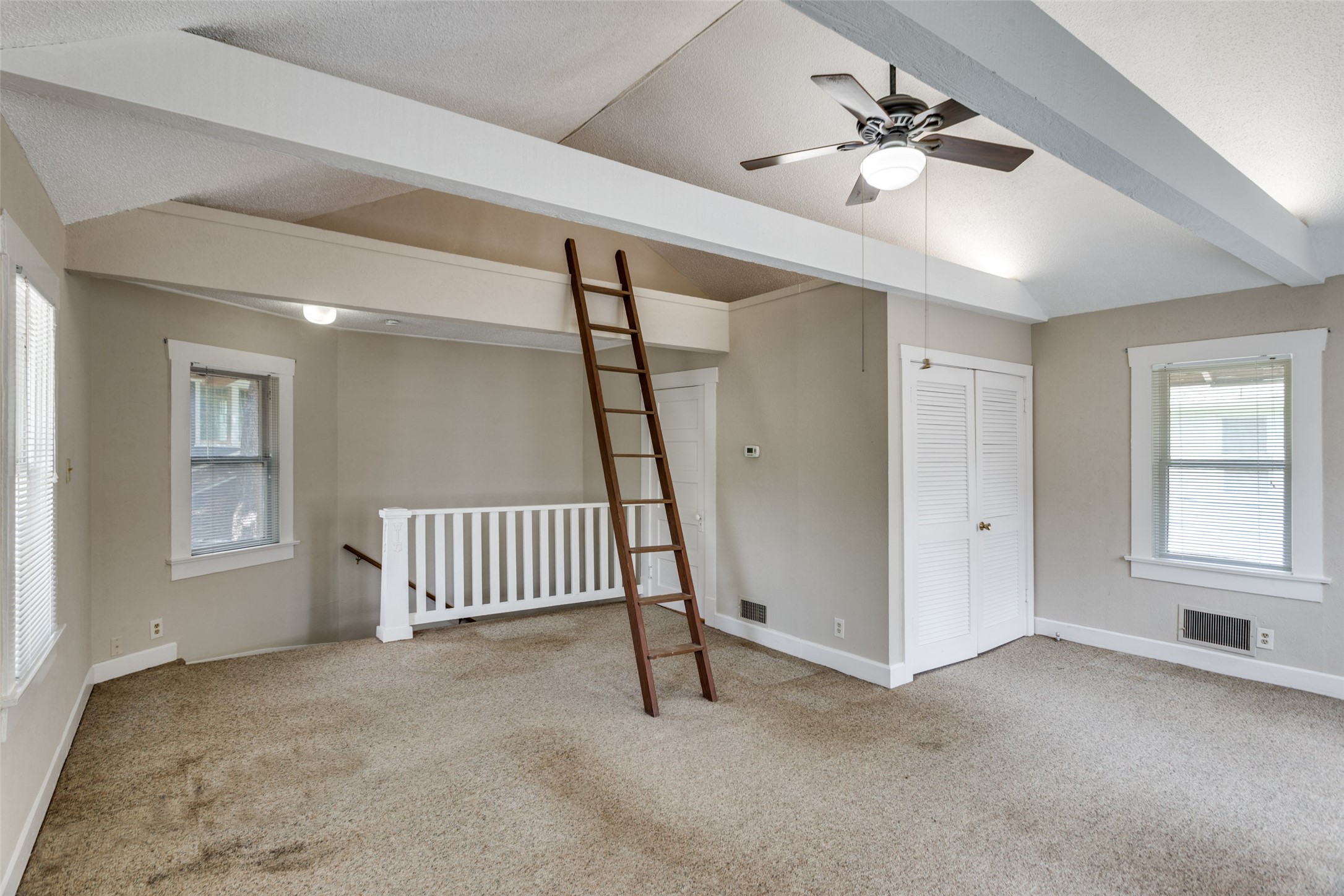 Fort Worth, Texas, 76110, United States, 4 Bedrooms Bedrooms, ,3 BathroomsBathrooms,Residential,For Sale,1940133