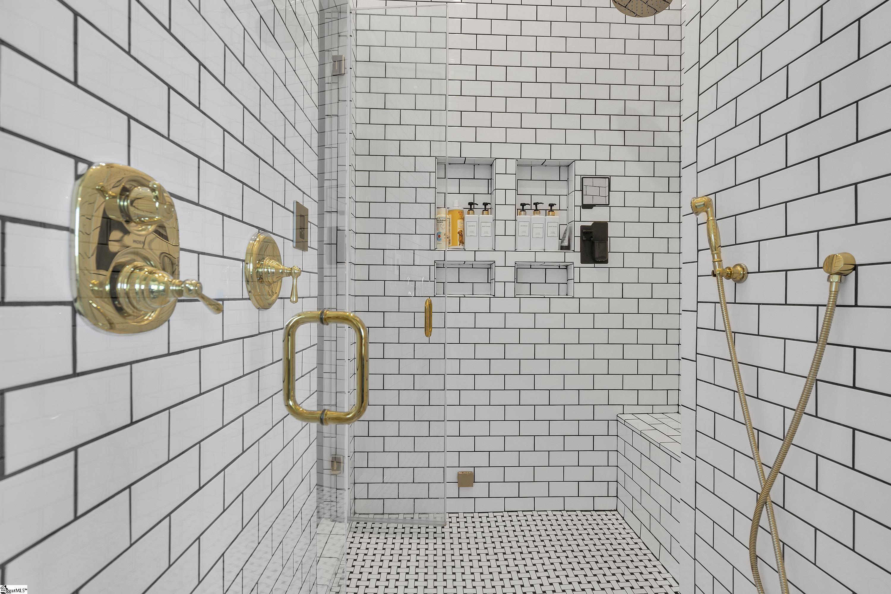 Townville, South Carolina, 29689, United States, 7 Bedrooms Bedrooms, ,7 BathroomsBathrooms,Residential,For Sale,1995910