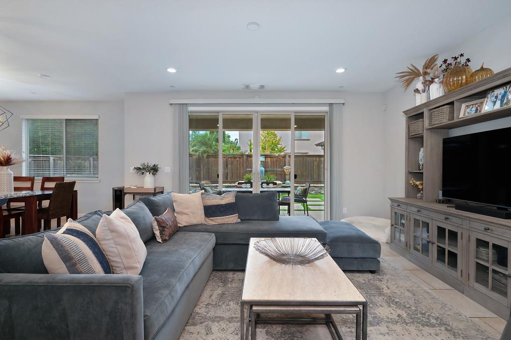 Woodland, California, 95776, United States, 3 Bedrooms Bedrooms, ,2 BathroomsBathrooms,Residential,For Sale,1989380