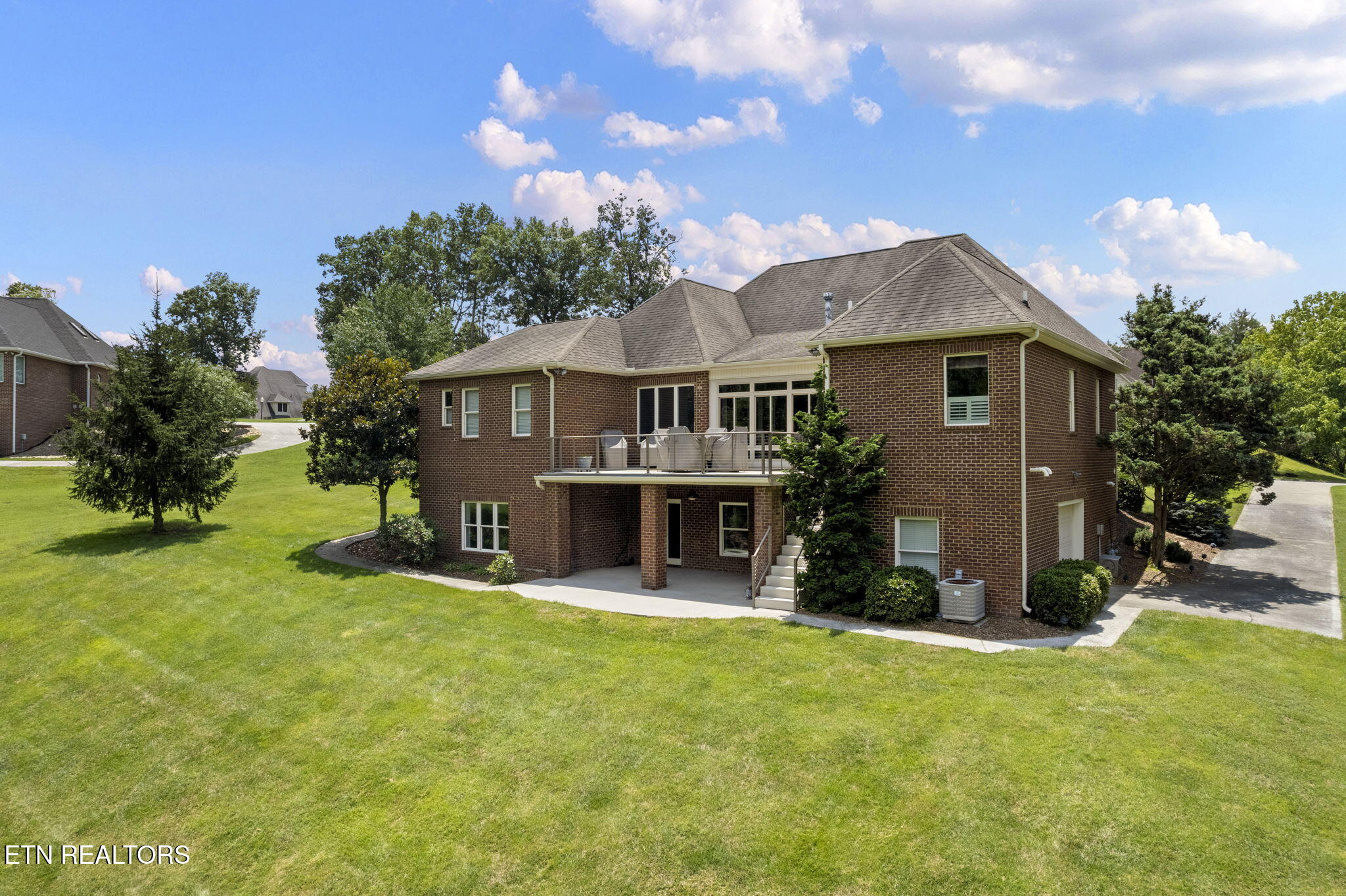 Kingston, Tennessee, 37763, United States, 3 Bedrooms Bedrooms, ,4 BathroomsBathrooms,Residential,For Sale,1885979