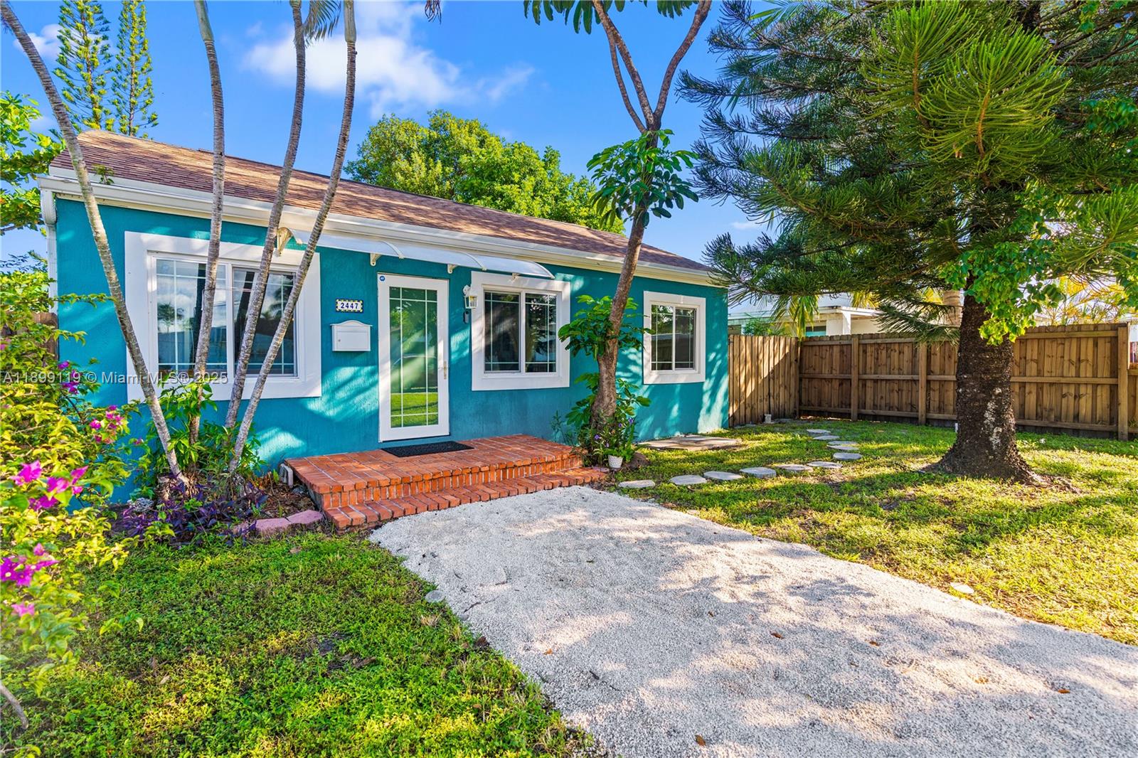 Hollywood, Florida, 33020, United States, 3 Bedrooms Bedrooms, ,2 BathroomsBathrooms,Residential,For Sale,1967684