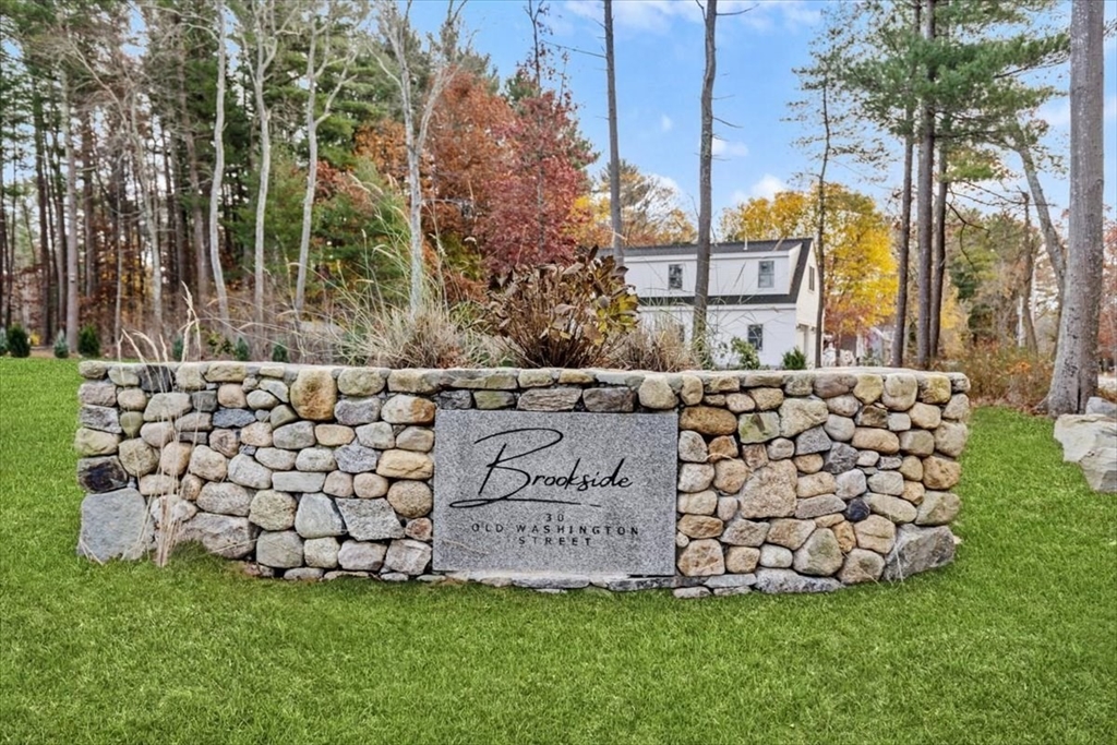 Pembroke, Massachusetts, 02359, United States, 2 Bedrooms Bedrooms, ,2 BathroomsBathrooms,Residential,For Sale,1992078