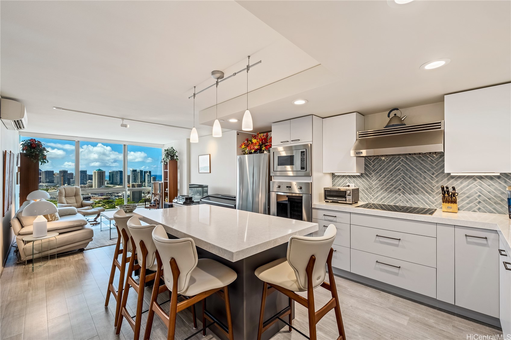 Honolulu, Hawaii, 96813, United States, 1 Bedroom Bedrooms, ,1 BathroomBathrooms,Residential,For Sale,1828131