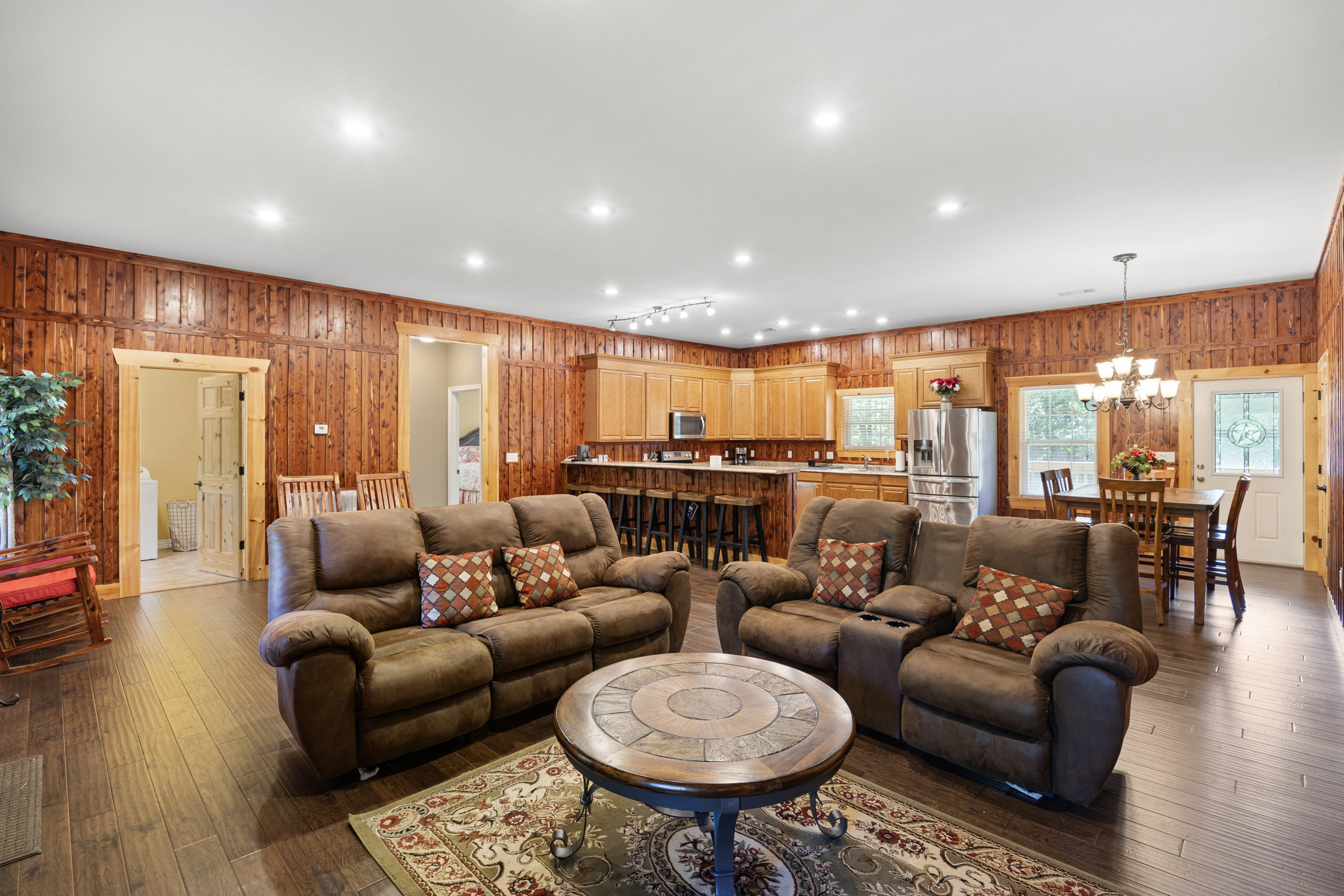 Pettigrew, Arkansas, 72752, United States, 5 Bedrooms Bedrooms, ,4 BathroomsBathrooms,Residential,For Sale,1826540