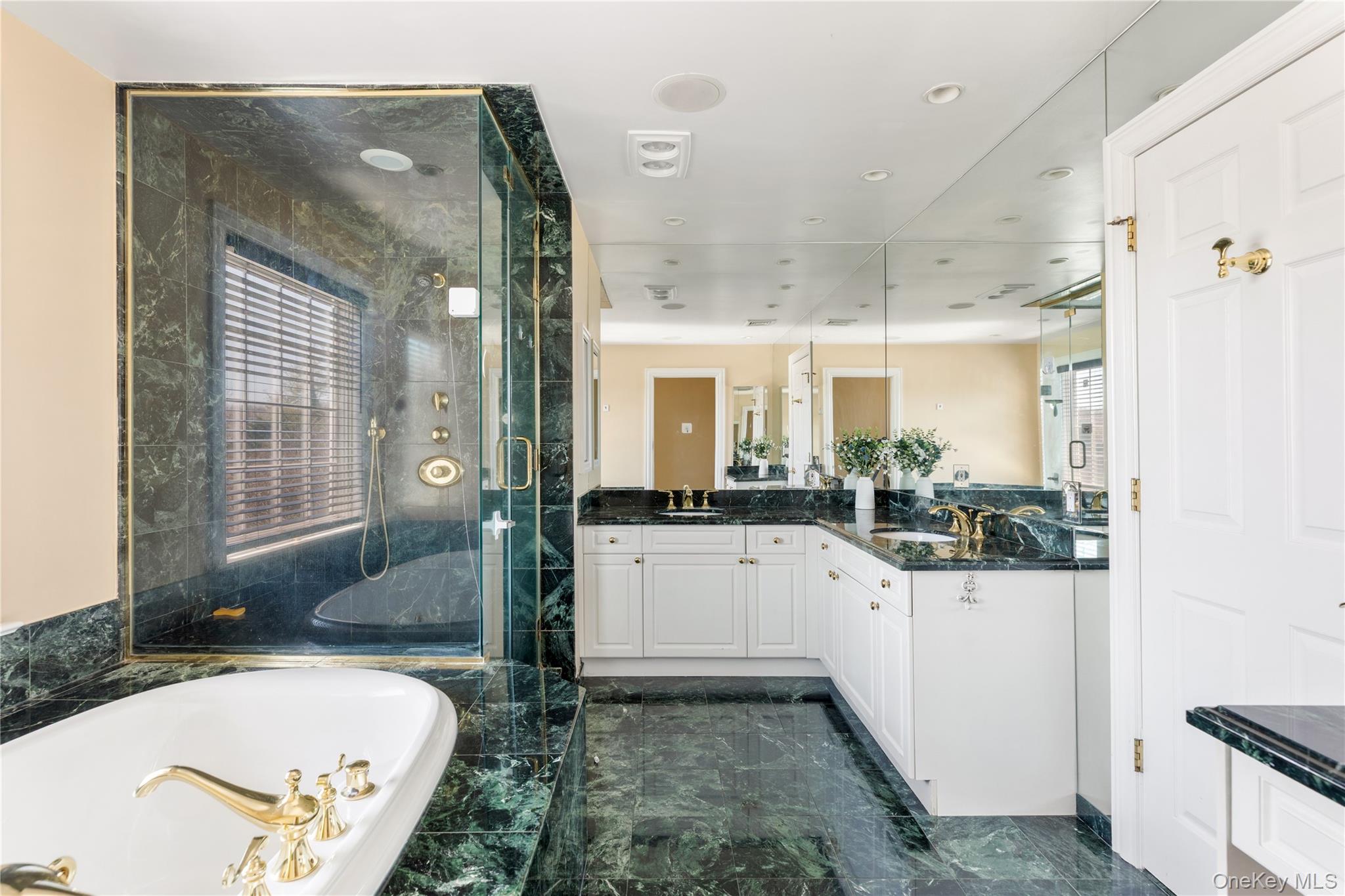  14 Meadow Lane, Manhasset, NY 11030 - 物件實景