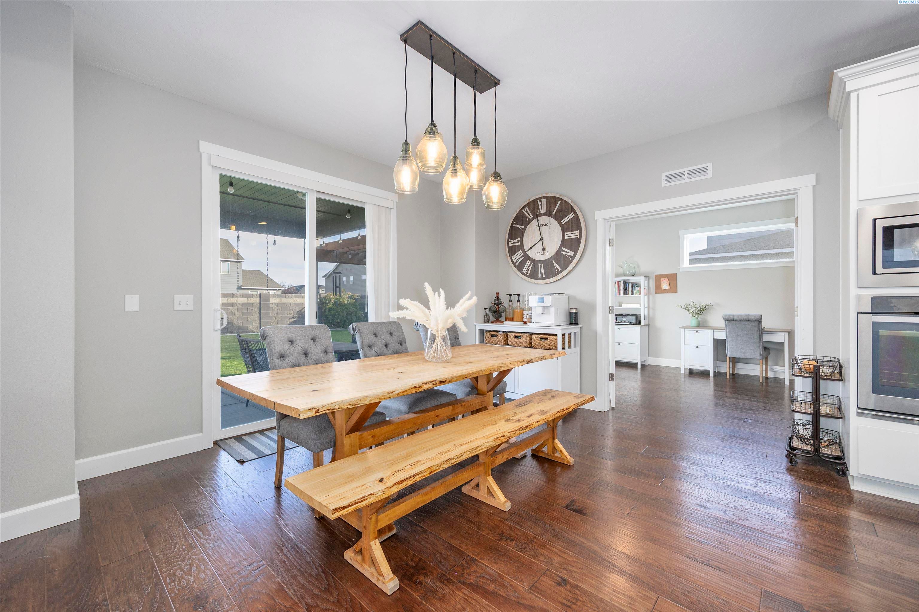 Pasco, Washington, 99301, United States, 3 Bedrooms Bedrooms, ,3 BathroomsBathrooms,Residential,For Sale,2012523