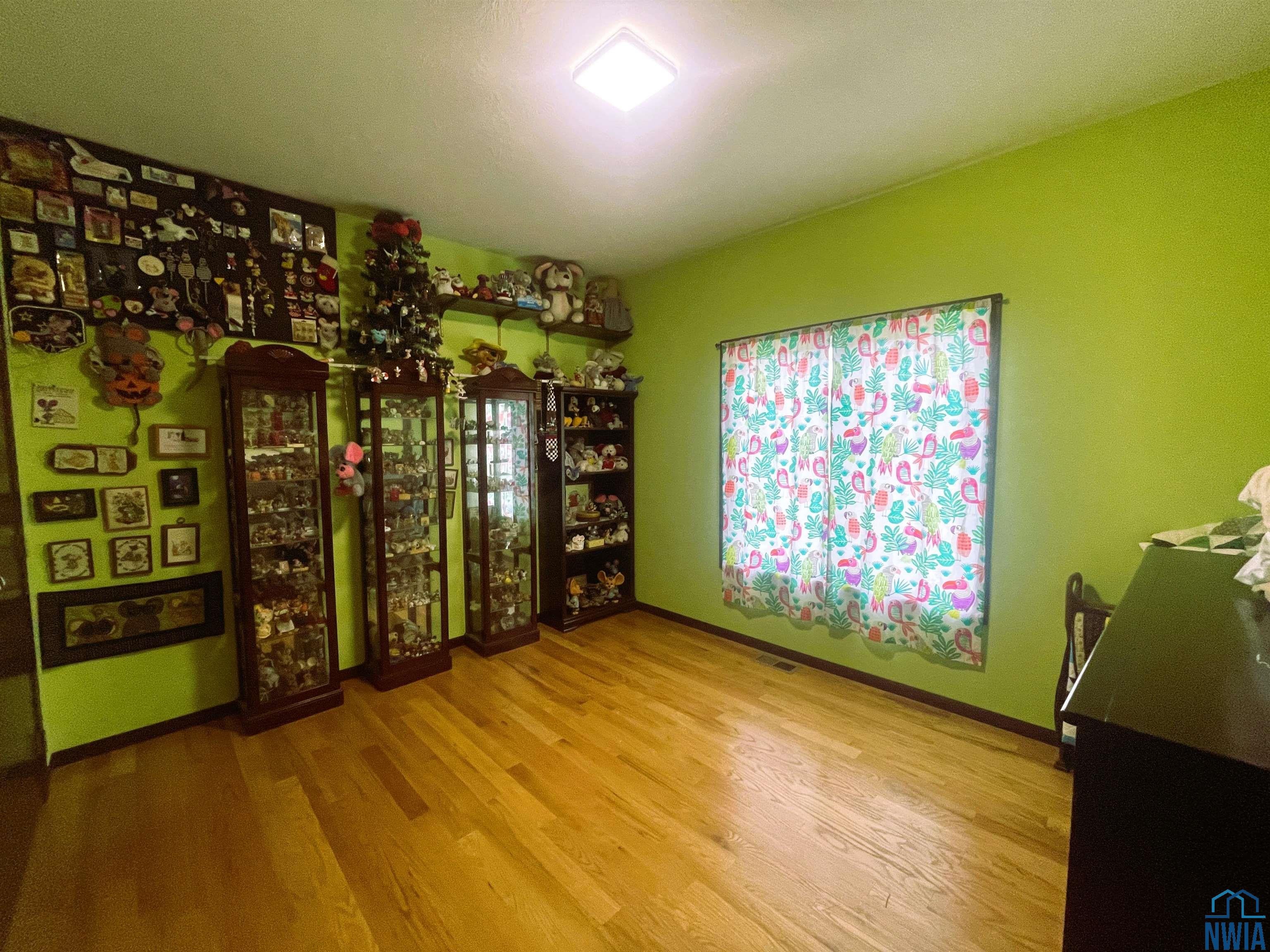 Sioux City, Iowa, 51103, United States, 4 Bedrooms Bedrooms, ,3 BathroomsBathrooms,Residential,For Sale,1975757