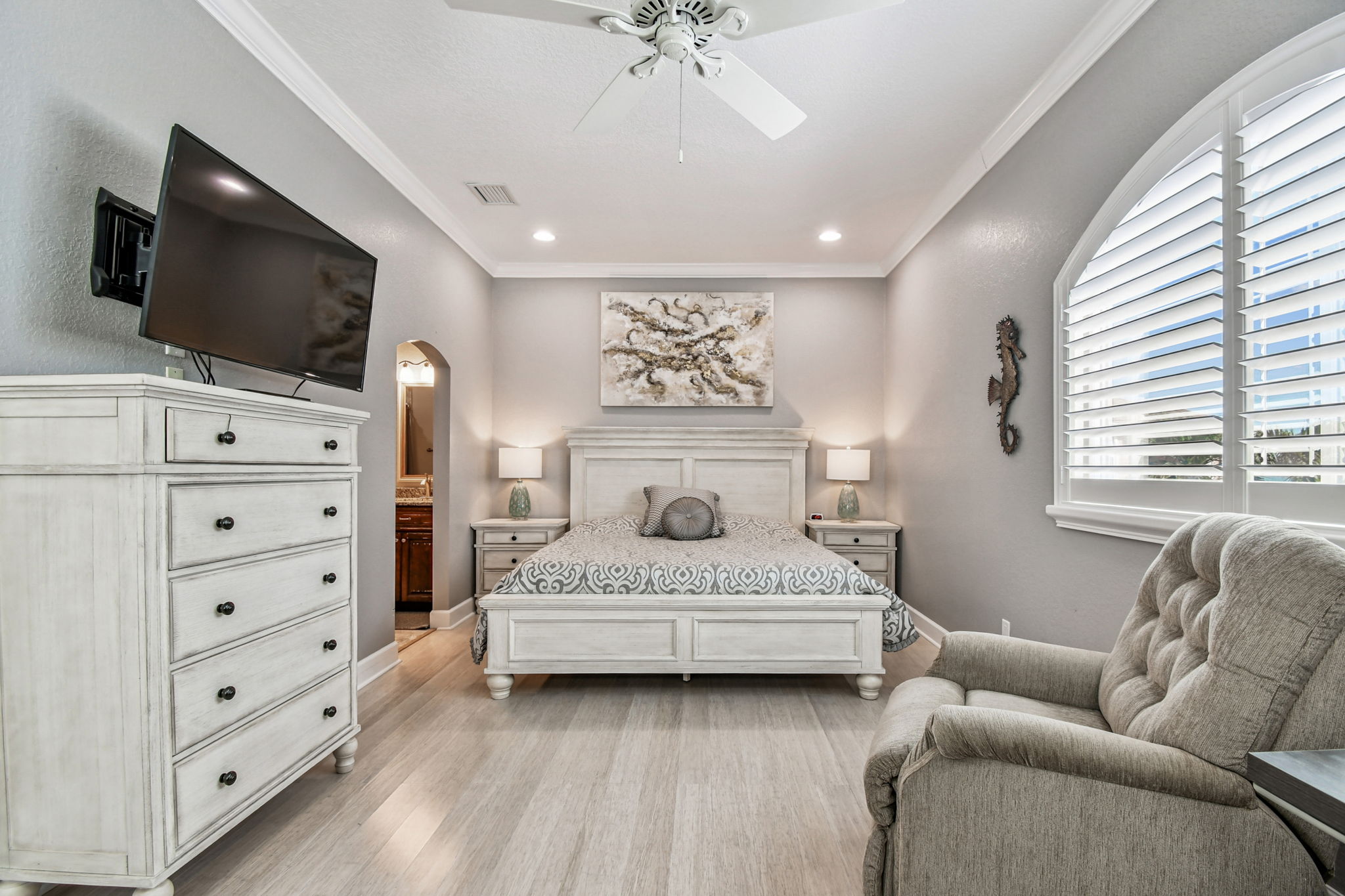 Madeira Beach, Florida, 33708, United States, 6 Bedrooms Bedrooms, ,6 BathroomsBathrooms,Residential,For Sale,1975666