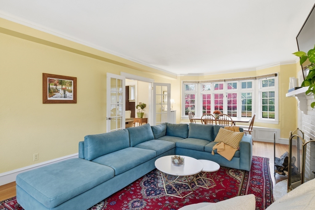 Holyoke, Massachusetts, 01040, United States, 5 Bedrooms Bedrooms, ,4 BathroomsBathrooms,Residential,For Sale,1991316