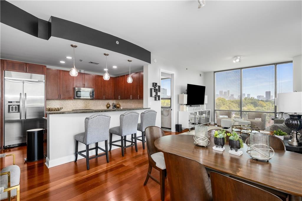 Atlanta, Georgia, 30363, United States, 2 Bedrooms Bedrooms, ,3 BathroomsBathrooms,Residential,For Sale,1949376