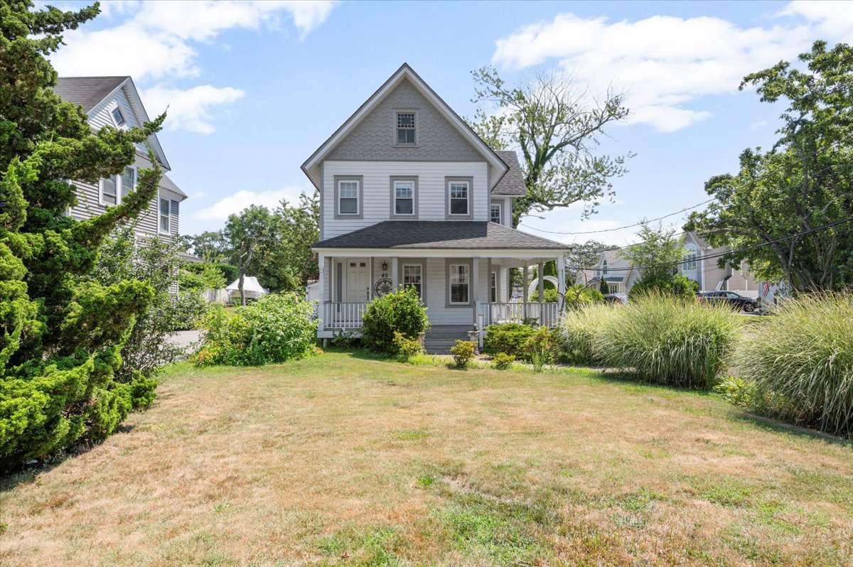 Amityville, New York, 11701, United States, 3 Bedrooms Bedrooms, ,3 BathroomsBathrooms,Residential,For Sale,1944957