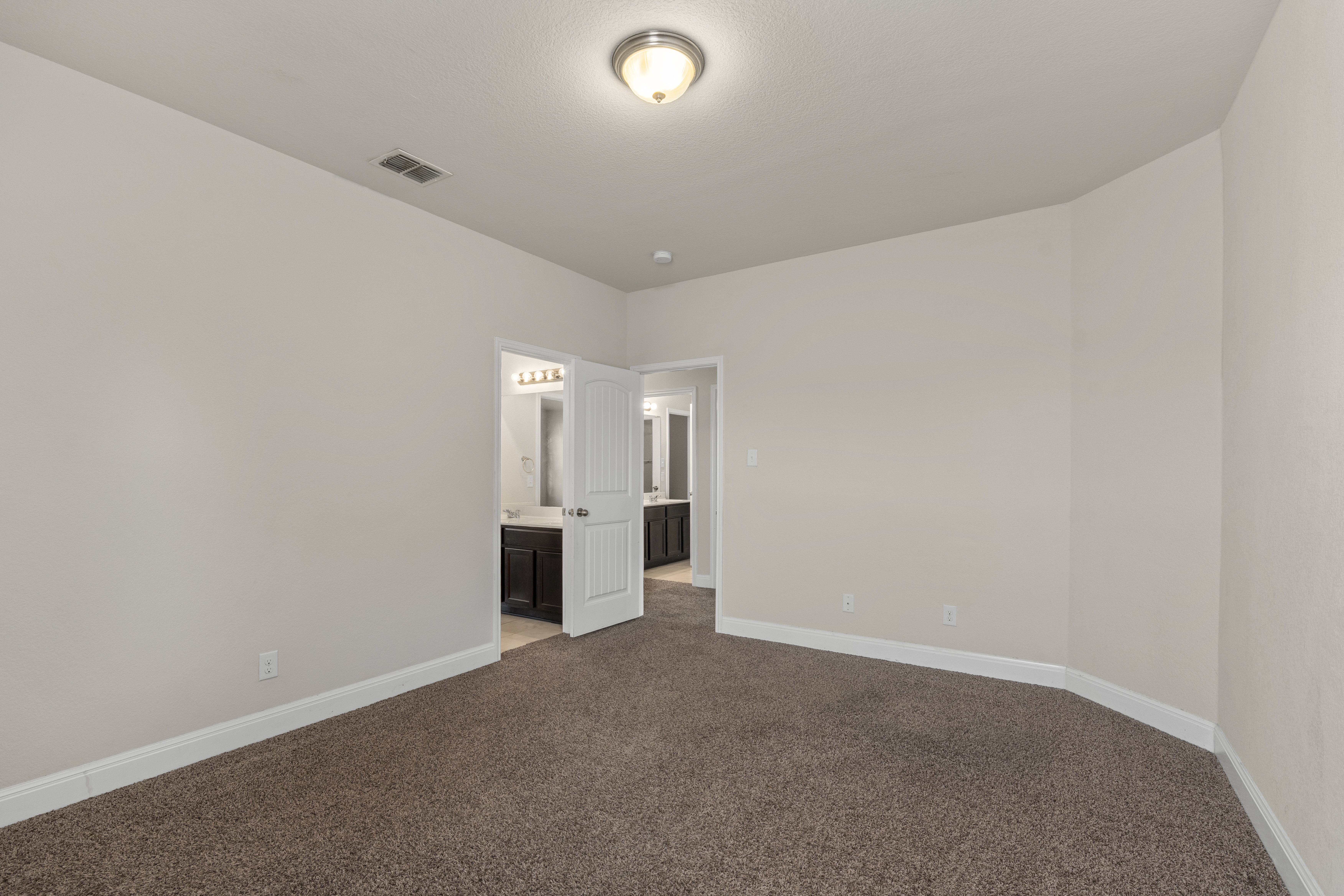  Spacious Five-Bedroom Home in Alamo Ranch - 物件實景