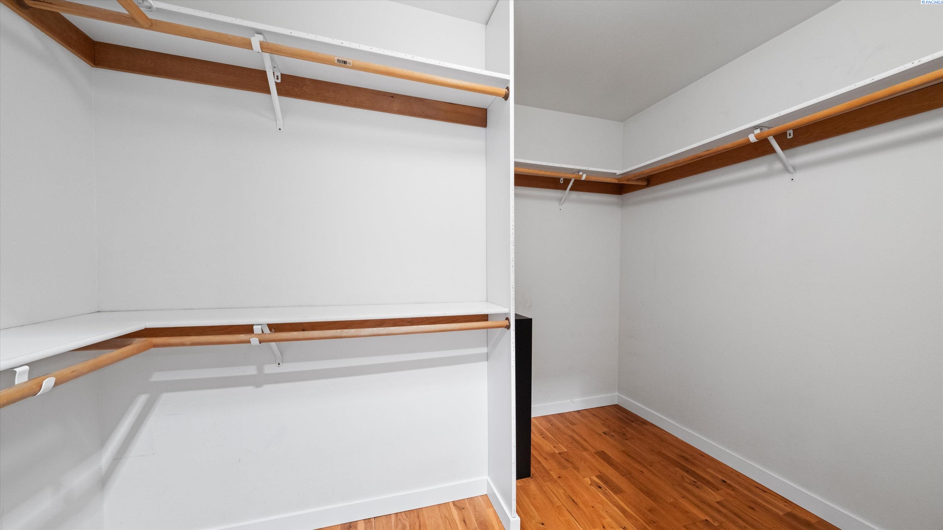 Pasco, Washington, 99301, United States, 4 Bedrooms Bedrooms, ,2 BathroomsBathrooms,Residential,For Sale,1956772