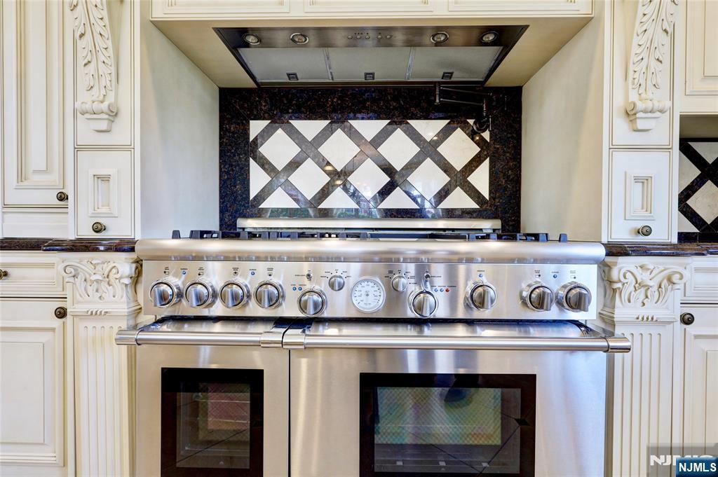 Fort Lee, New Jersey, 07024, United States, 6 Bedrooms Bedrooms, ,7 BathroomsBathrooms,Residential,For Sale,1891733