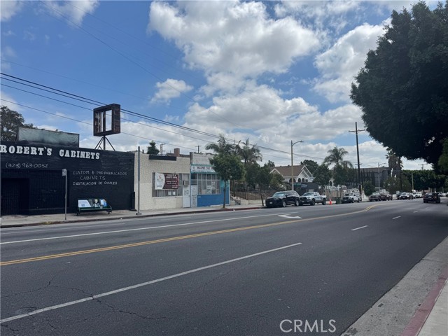 East Los Angeles, California, 90023, United States, 4 Bedrooms Bedrooms, ,Residential,For Sale,1986062