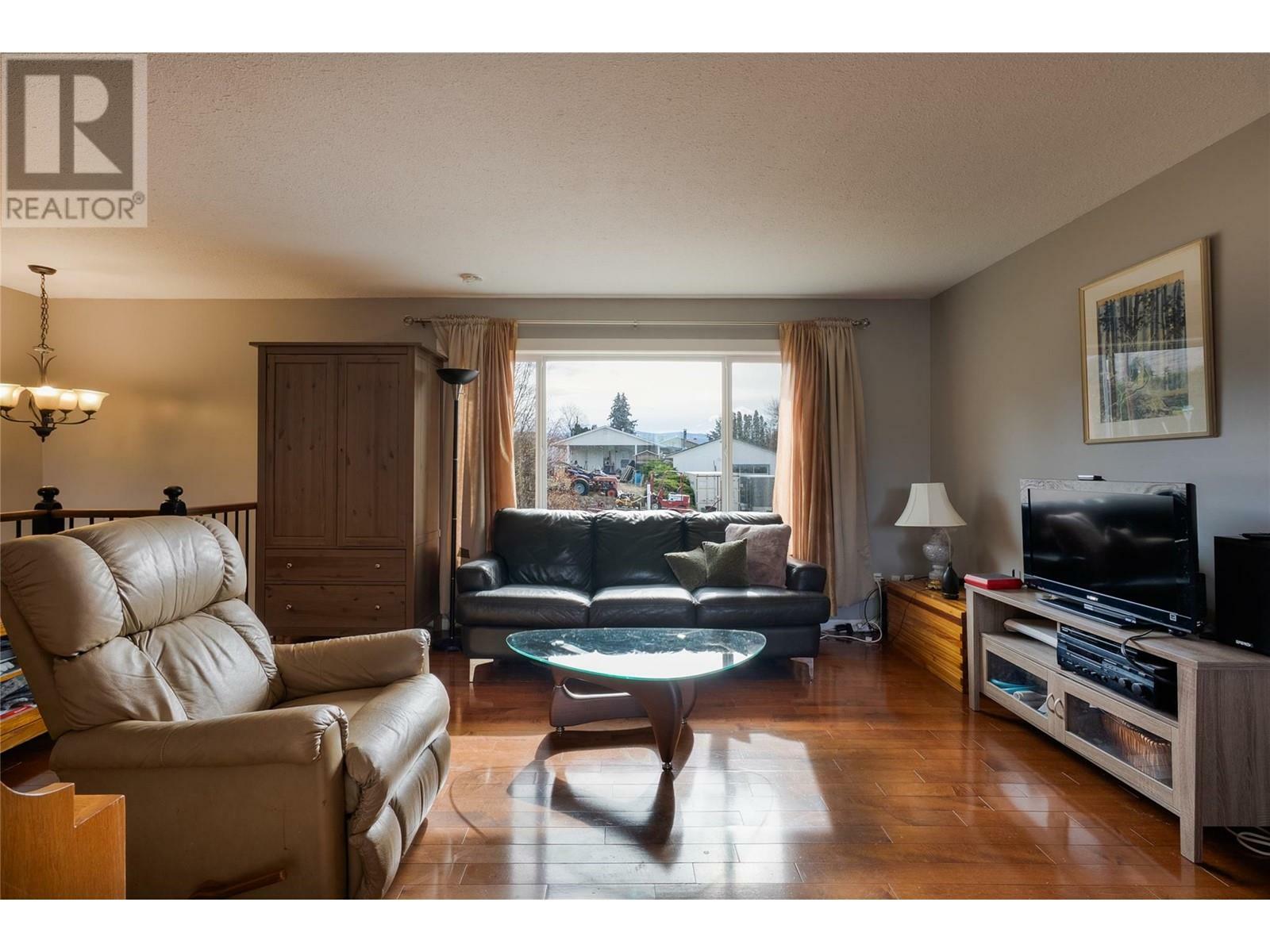 KELOWNA, British Columbia, V1X 6M4, CA, 3 Bedrooms Bedrooms, ,2 BathroomsBathrooms,Residential,For Sale,1836939