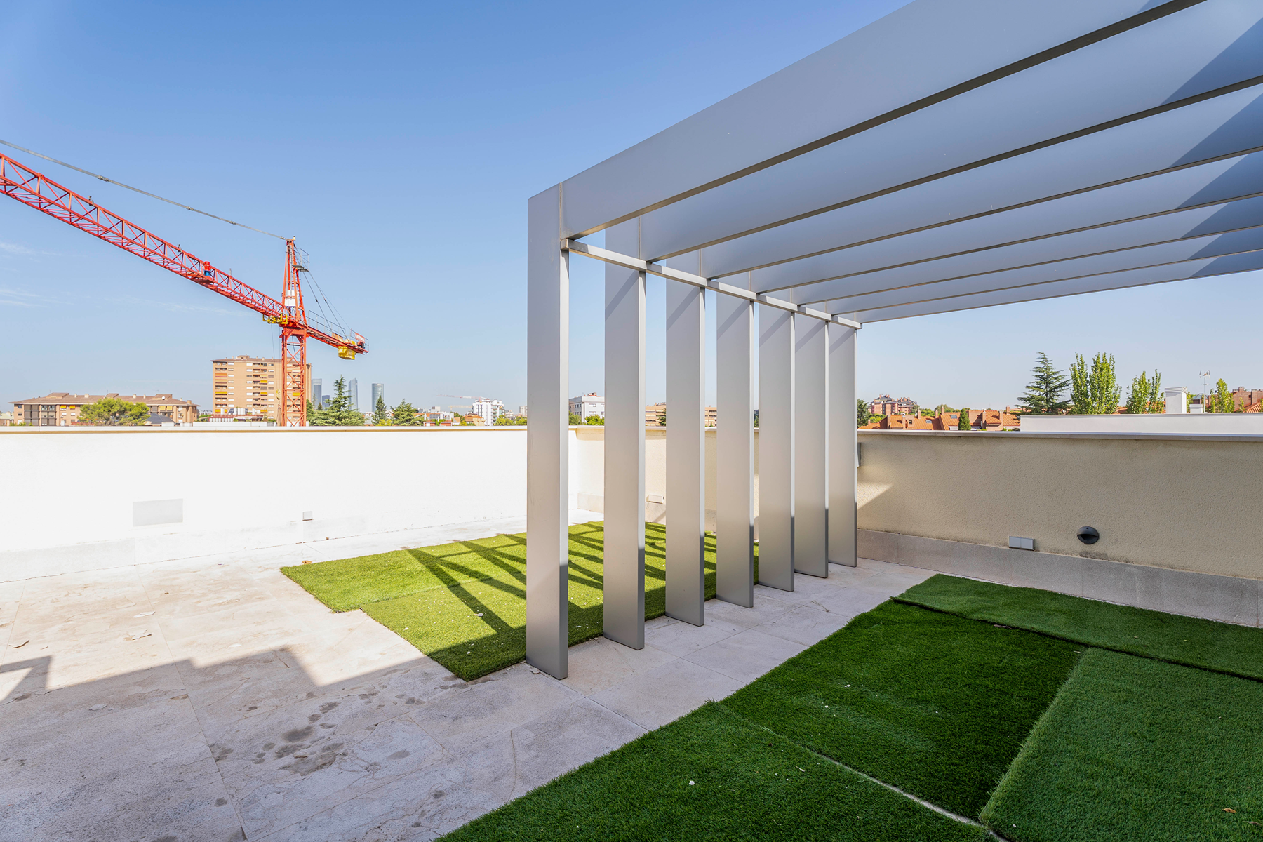  Modern Townhouse in Hortaleza, Madrid with Pool and Garden - 物件實景