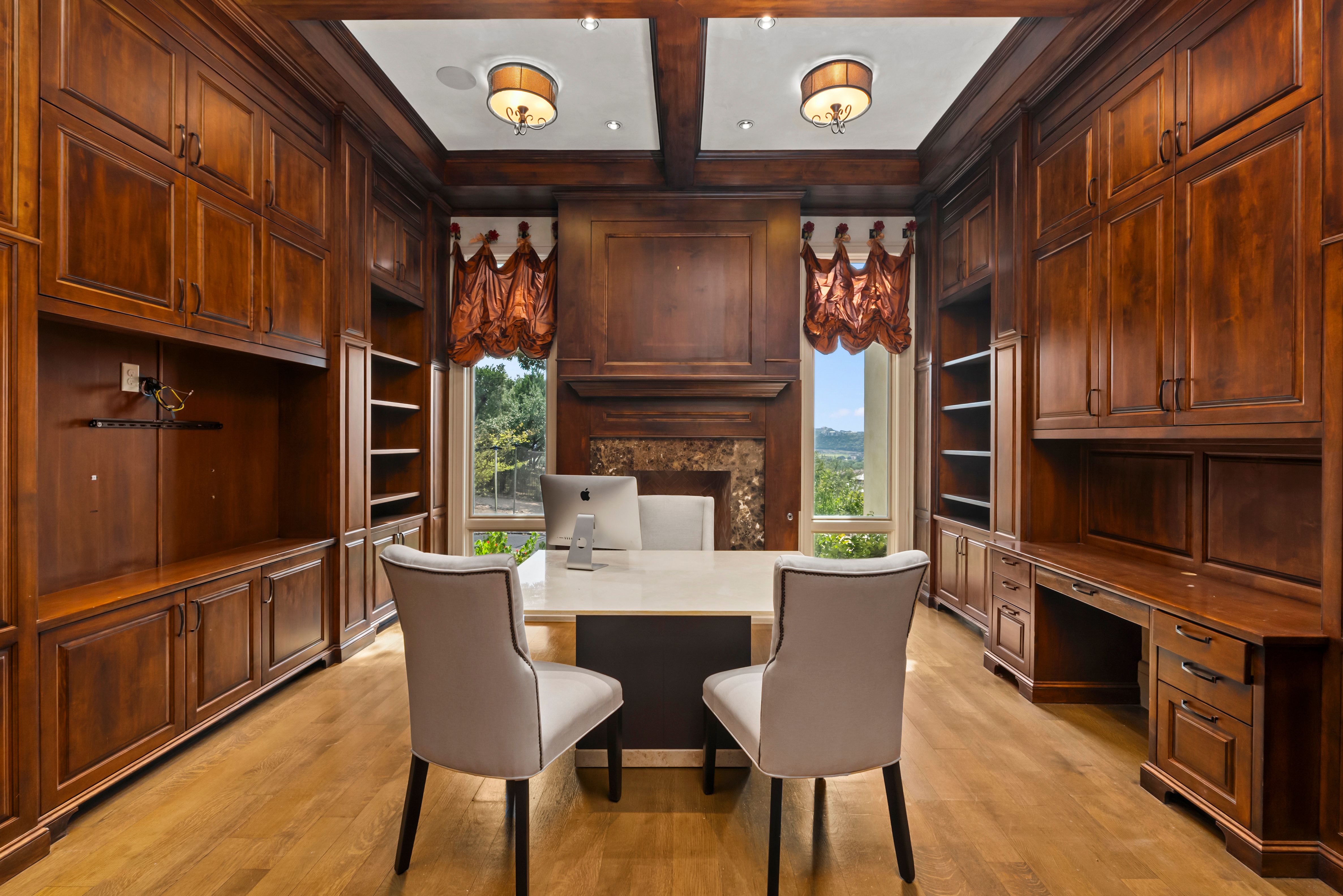  Mediterranean Style Estate in The Dominion - 物件實景