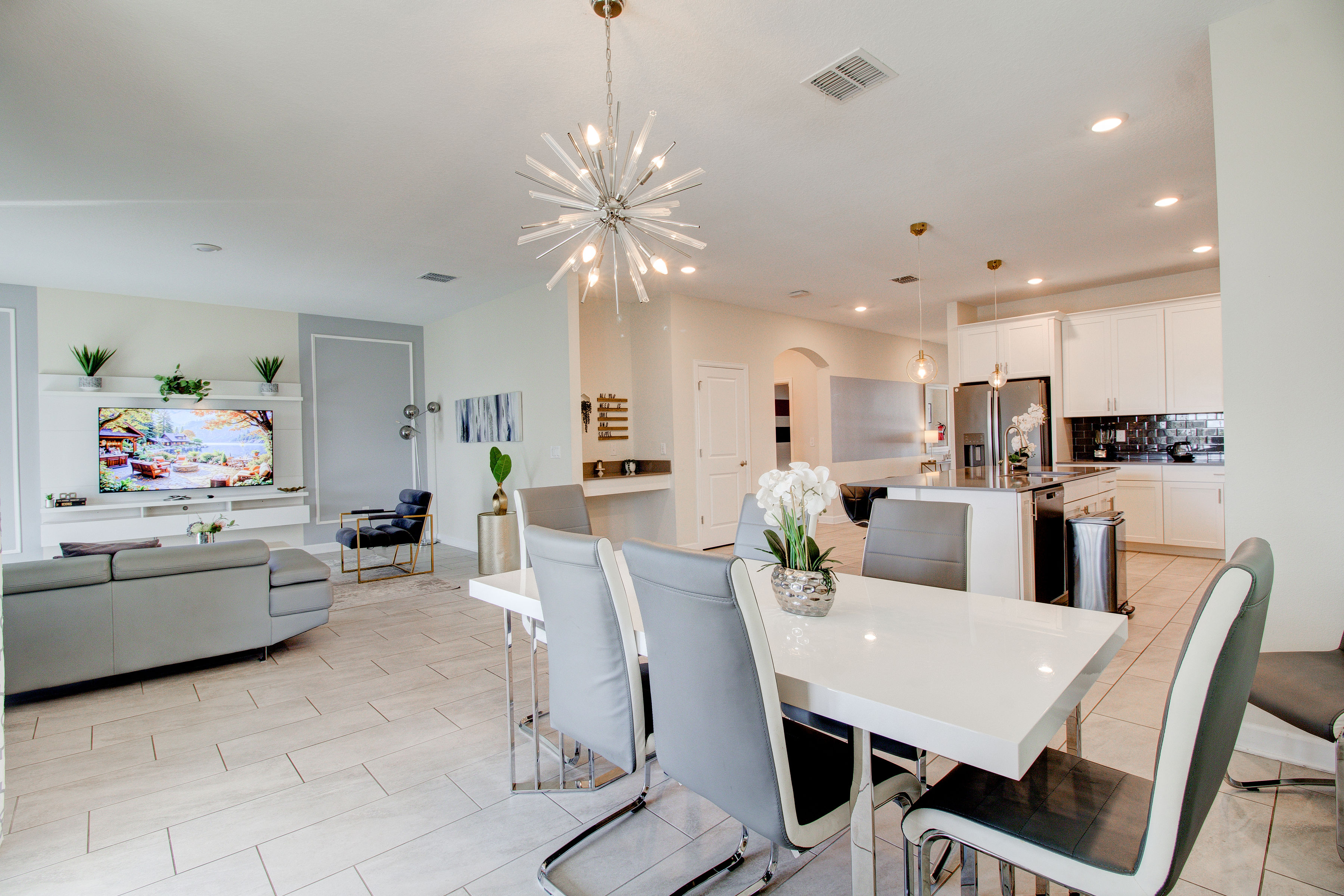 Davenport, Florida, 33896, United States, 6 Bedrooms Bedrooms, ,5 BathroomsBathrooms,Residential,For Sale,1805891